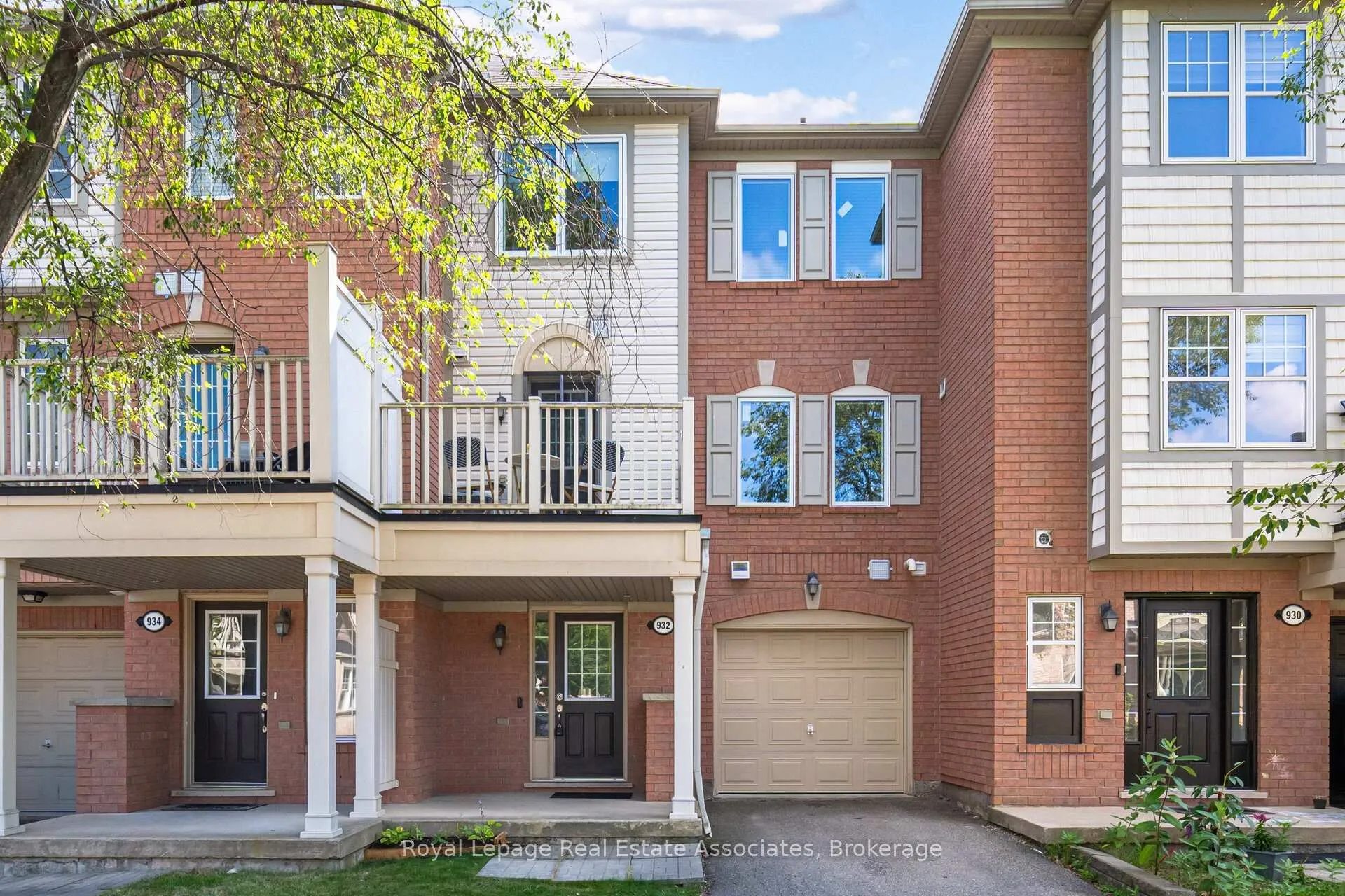Photo 1 of 932 Burgess Gardens, Milton, Coates — HOMEH