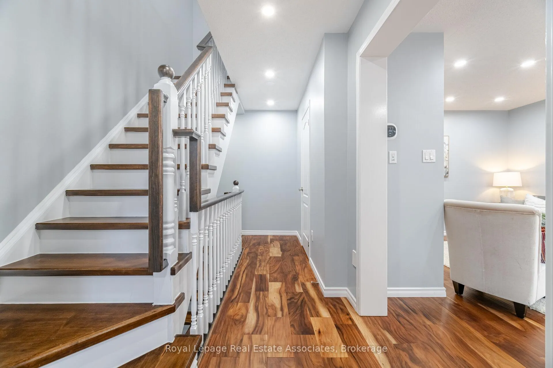 Photo 8 of 932 Burgess Gardens, Milton, Coates — HOMEH