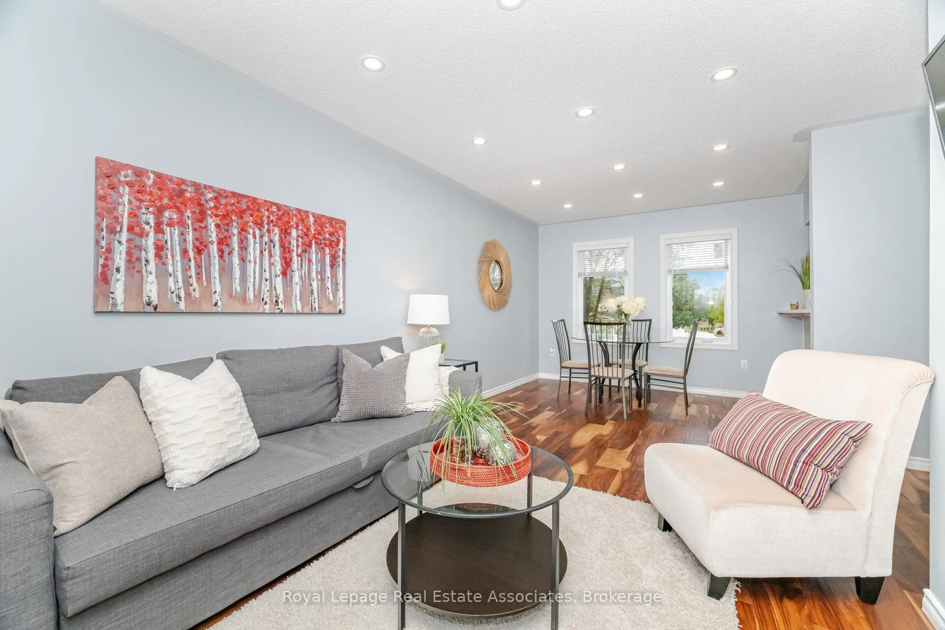Photo 12 of 932 Burgess Gardens, Milton, Coates — HOMEH