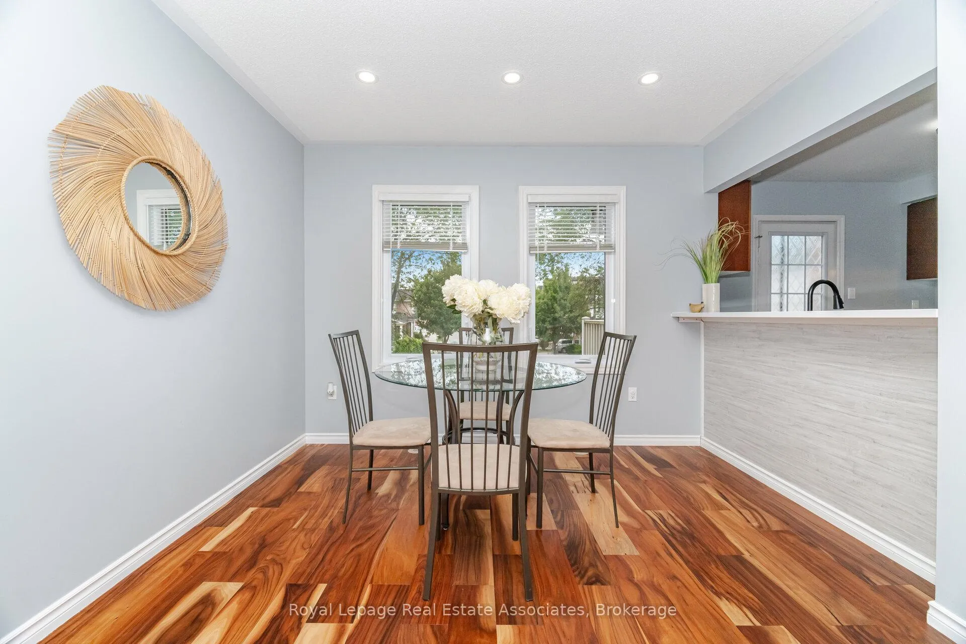 Photo 13 of 932 Burgess Gardens, Milton, Coates — HOMEH