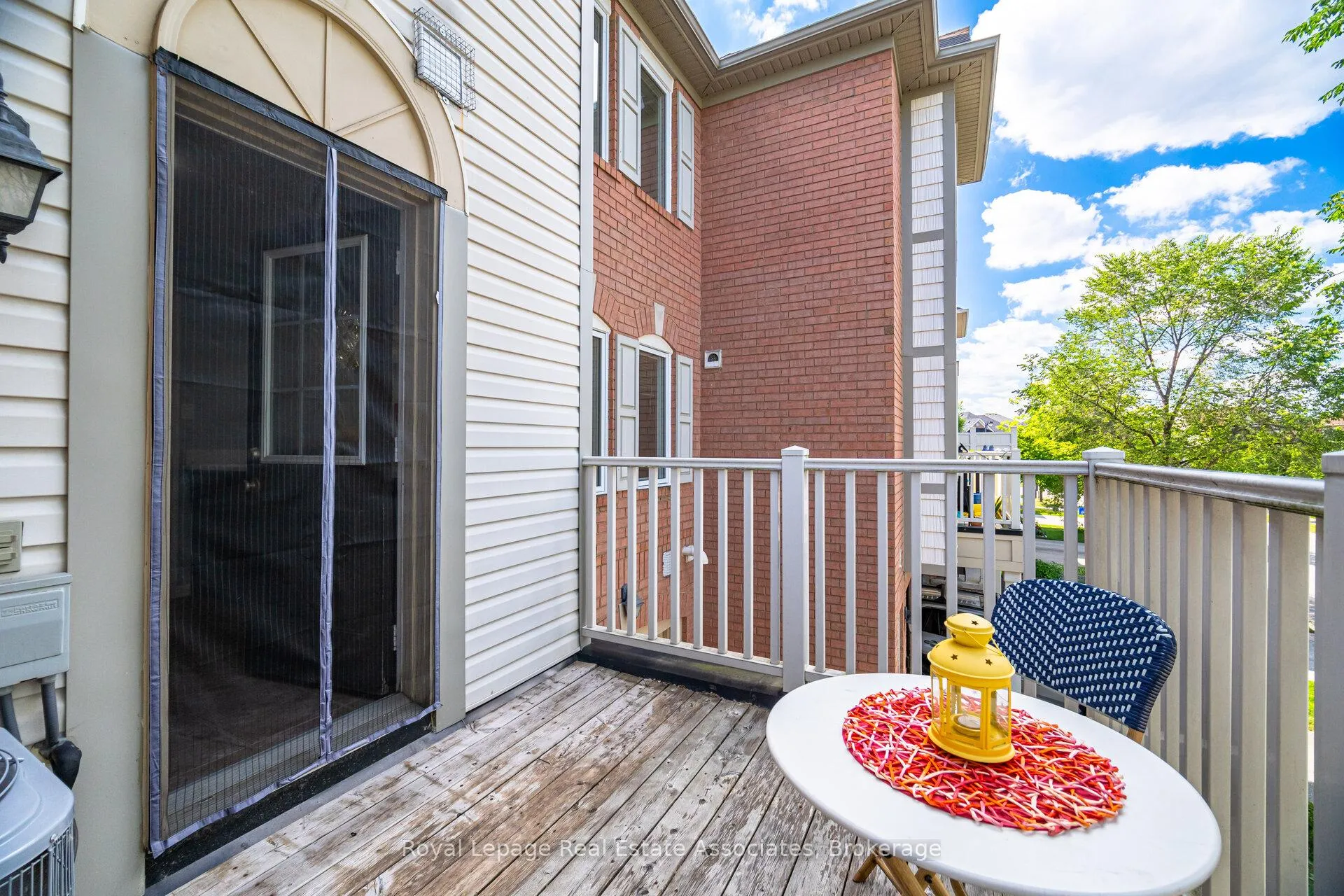 Photo 21 of 932 Burgess Gardens, Milton, Coates — HOMEH