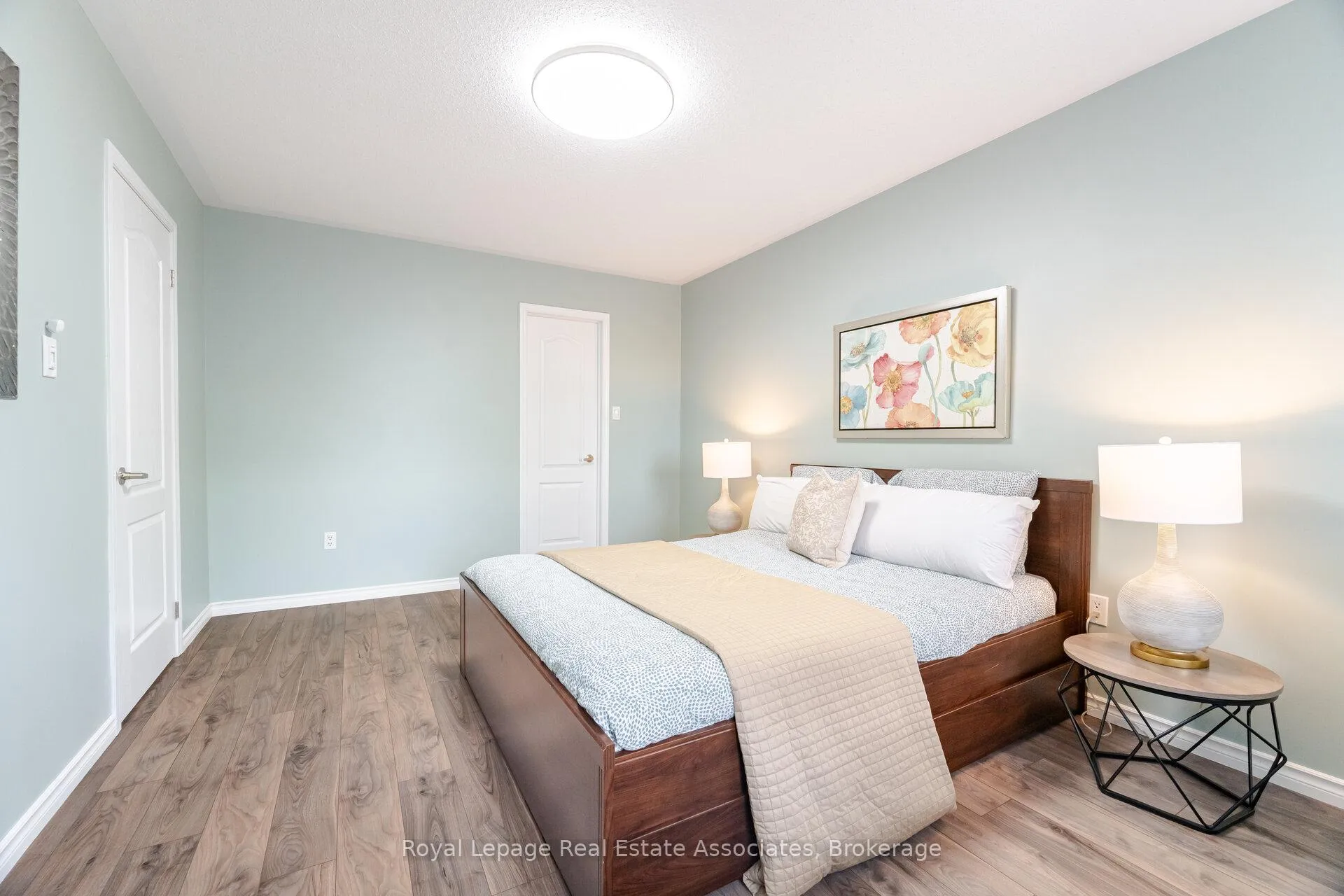 Photo 26 of 932 Burgess Gardens, Milton, Coates — HOMEH