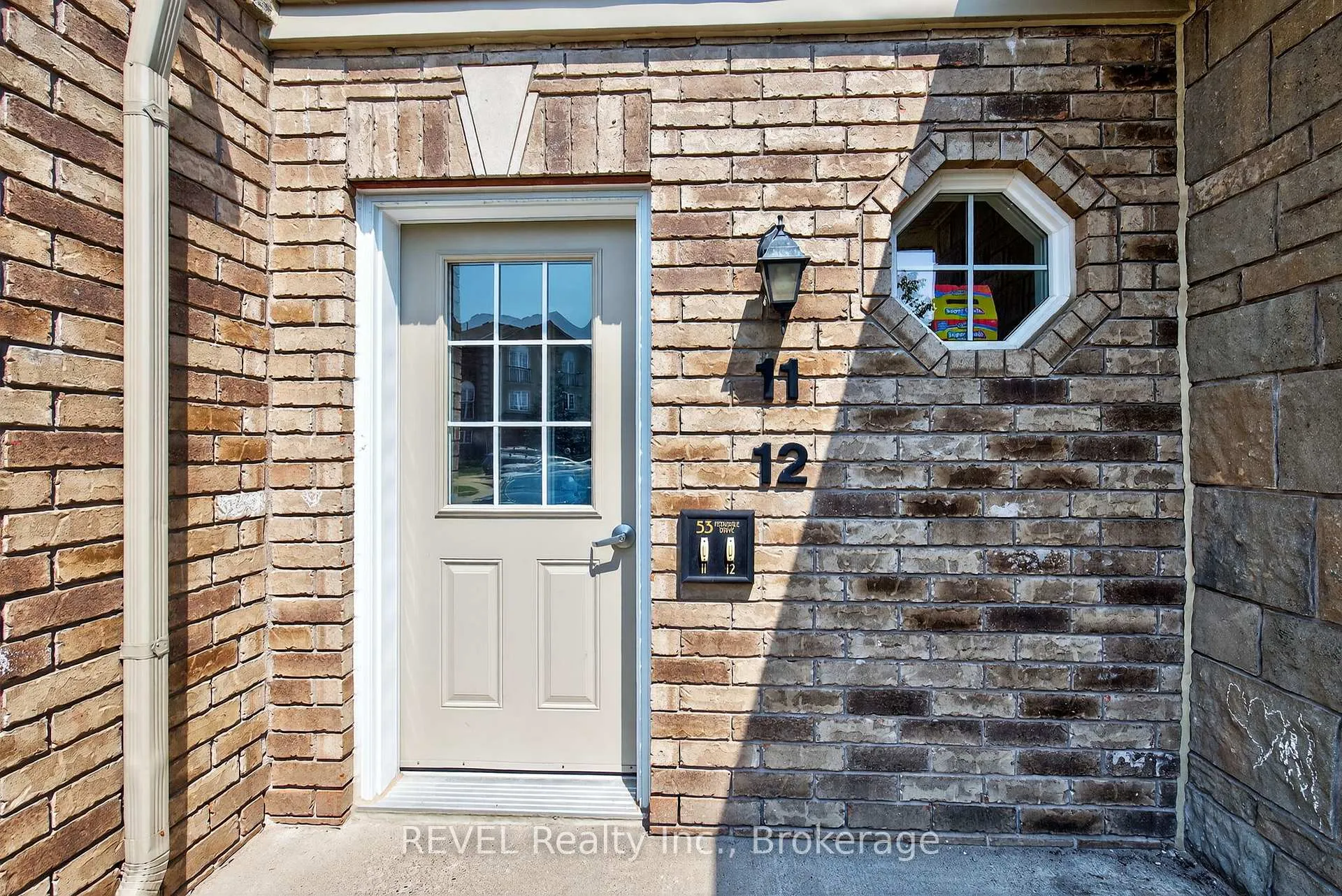 Photo 3 of Unit 11, 53 Ferndale Drive S, Barrie, Ardagh — HOMEH