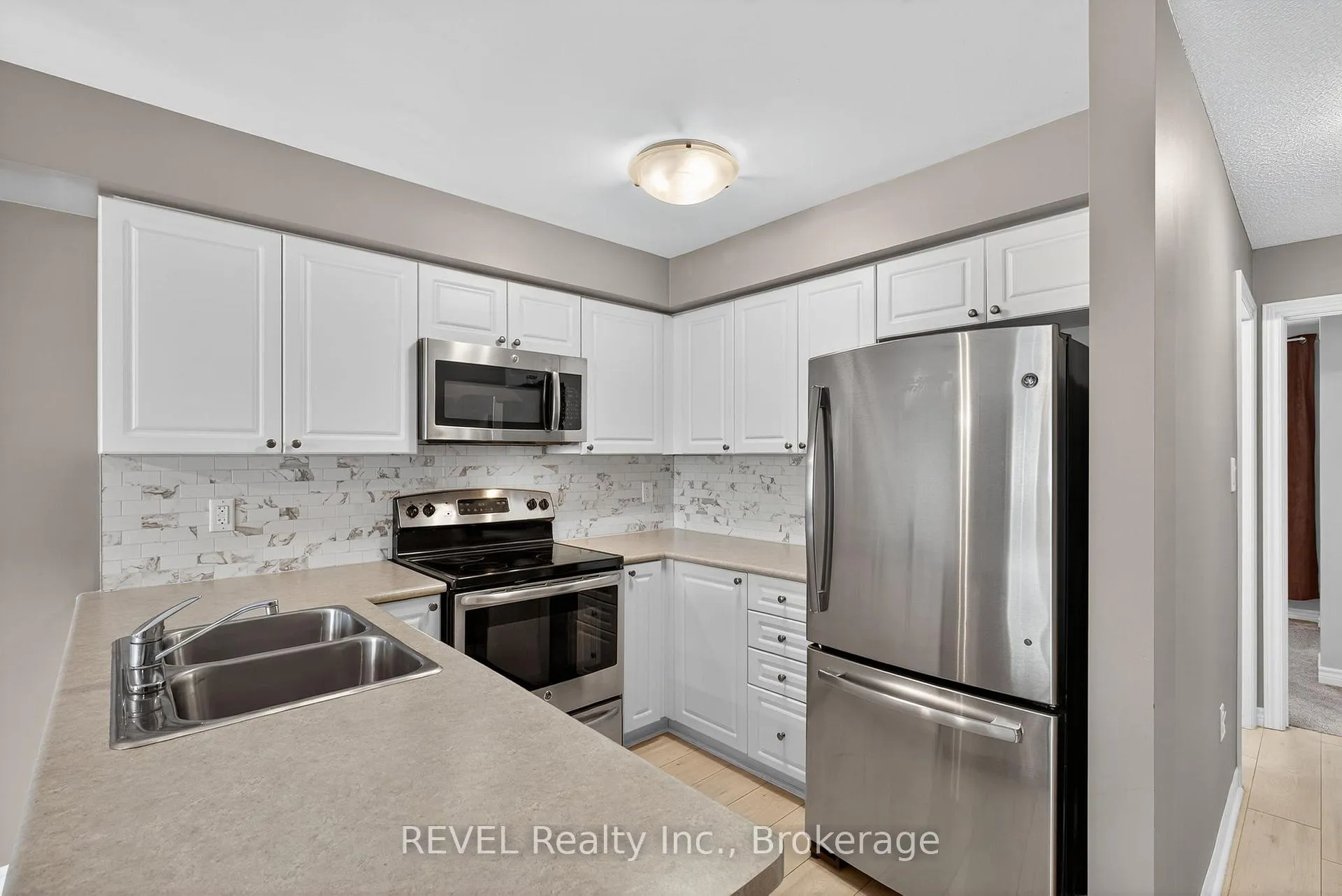 Photo 5 of Unit 11, 53 Ferndale Drive S, Barrie, Ardagh — HOMEH