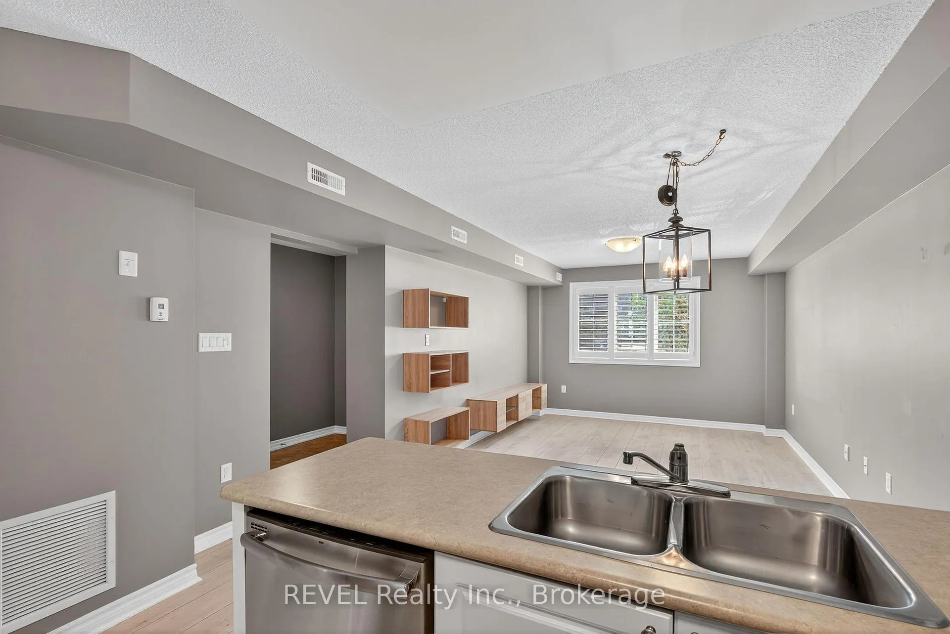 Photo 6 of Unit 11, 53 Ferndale Drive S, Barrie, Ardagh — HOMEH