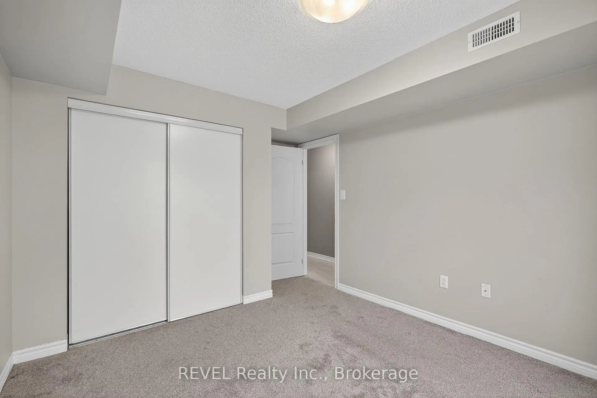 Photo 11 of Unit 11, 53 Ferndale Drive S, Barrie, Ardagh — HOMEH