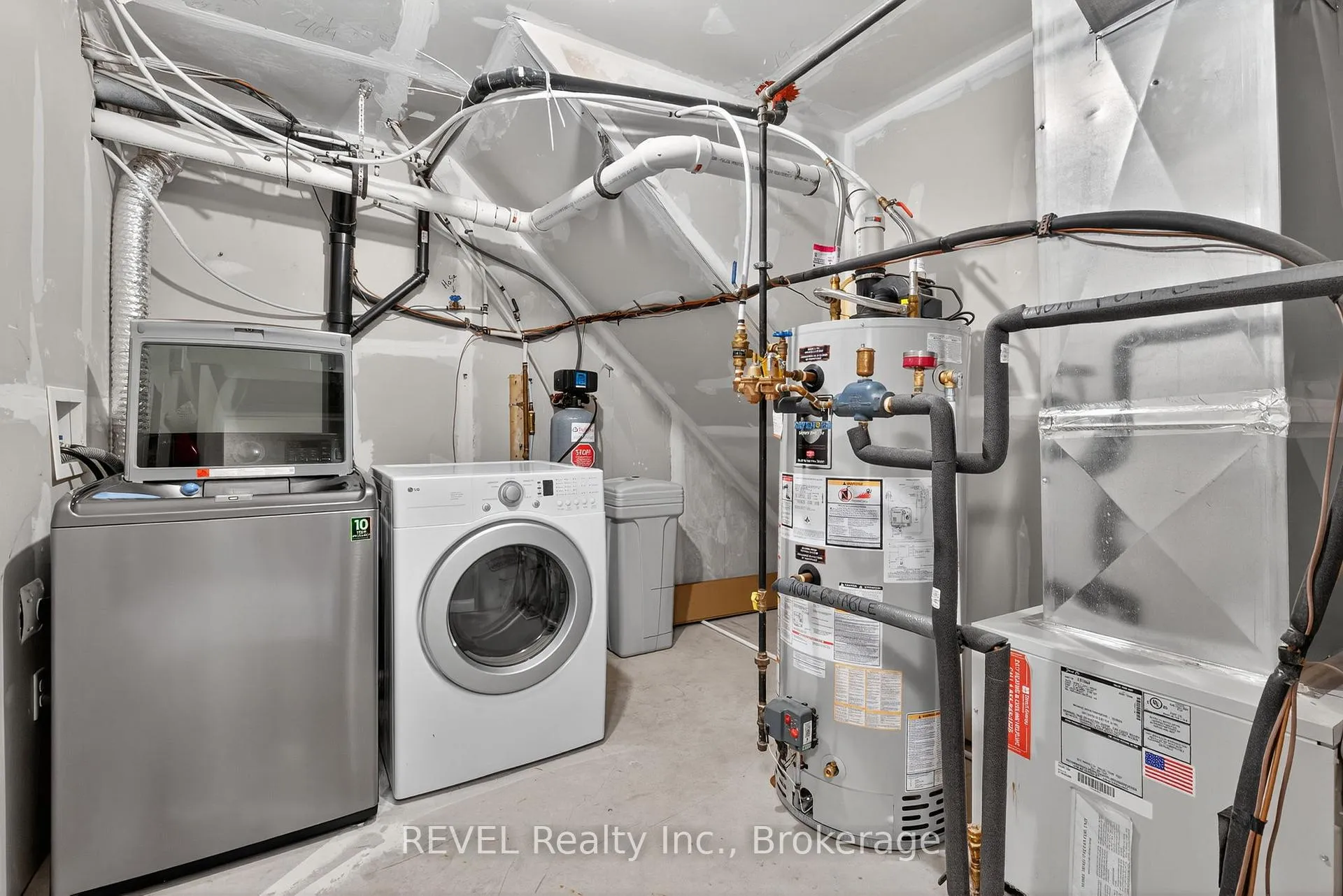 Photo 14 of Unit 11, 53 Ferndale Drive S, Barrie, Ardagh — HOMEH