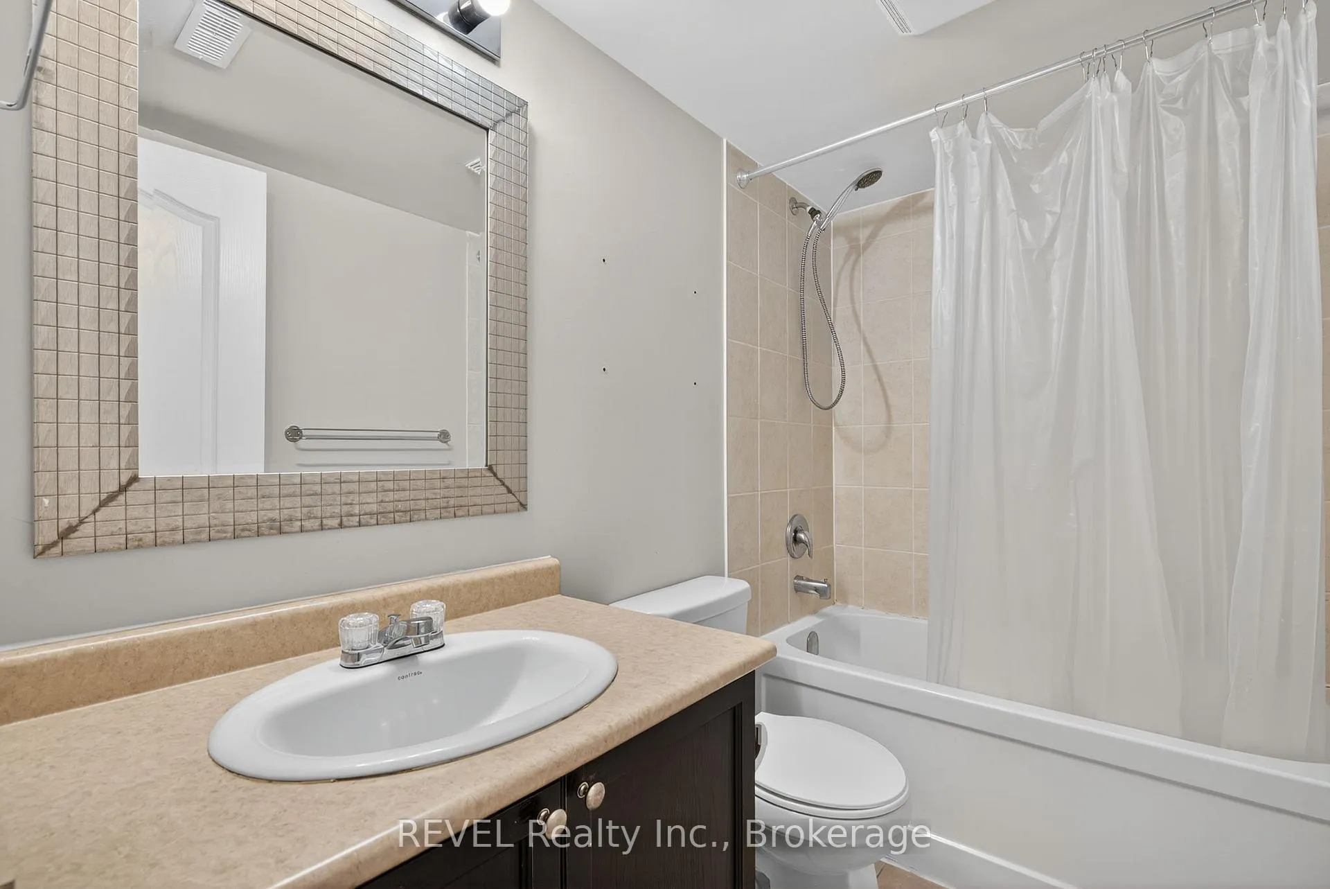 Photo 15 of Unit 11, 53 Ferndale Drive S, Barrie, Ardagh — HOMEH