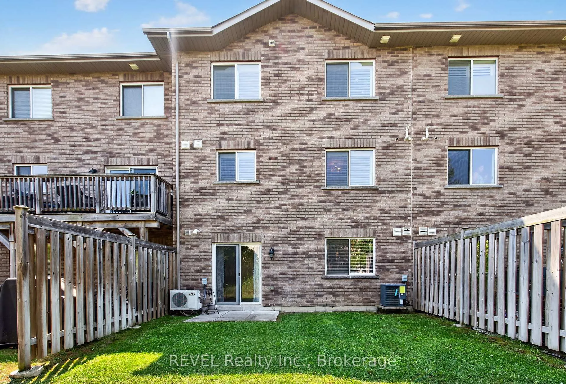 Photo 18 of Unit 11, 53 Ferndale Drive S, Barrie, Ardagh — HOMEH