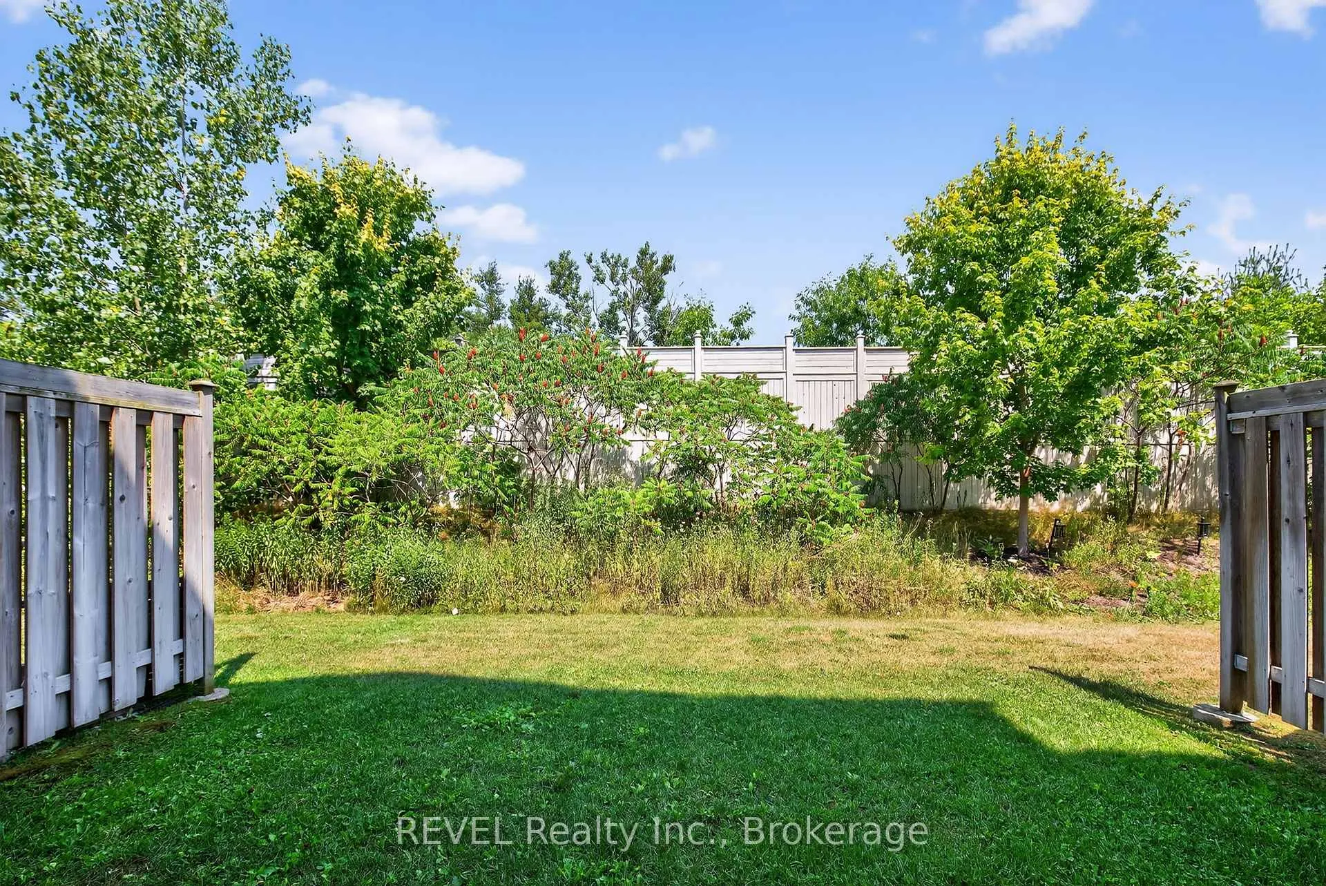 Photo 19 of Unit 11, 53 Ferndale Drive S, Barrie, Ardagh — HOMEH