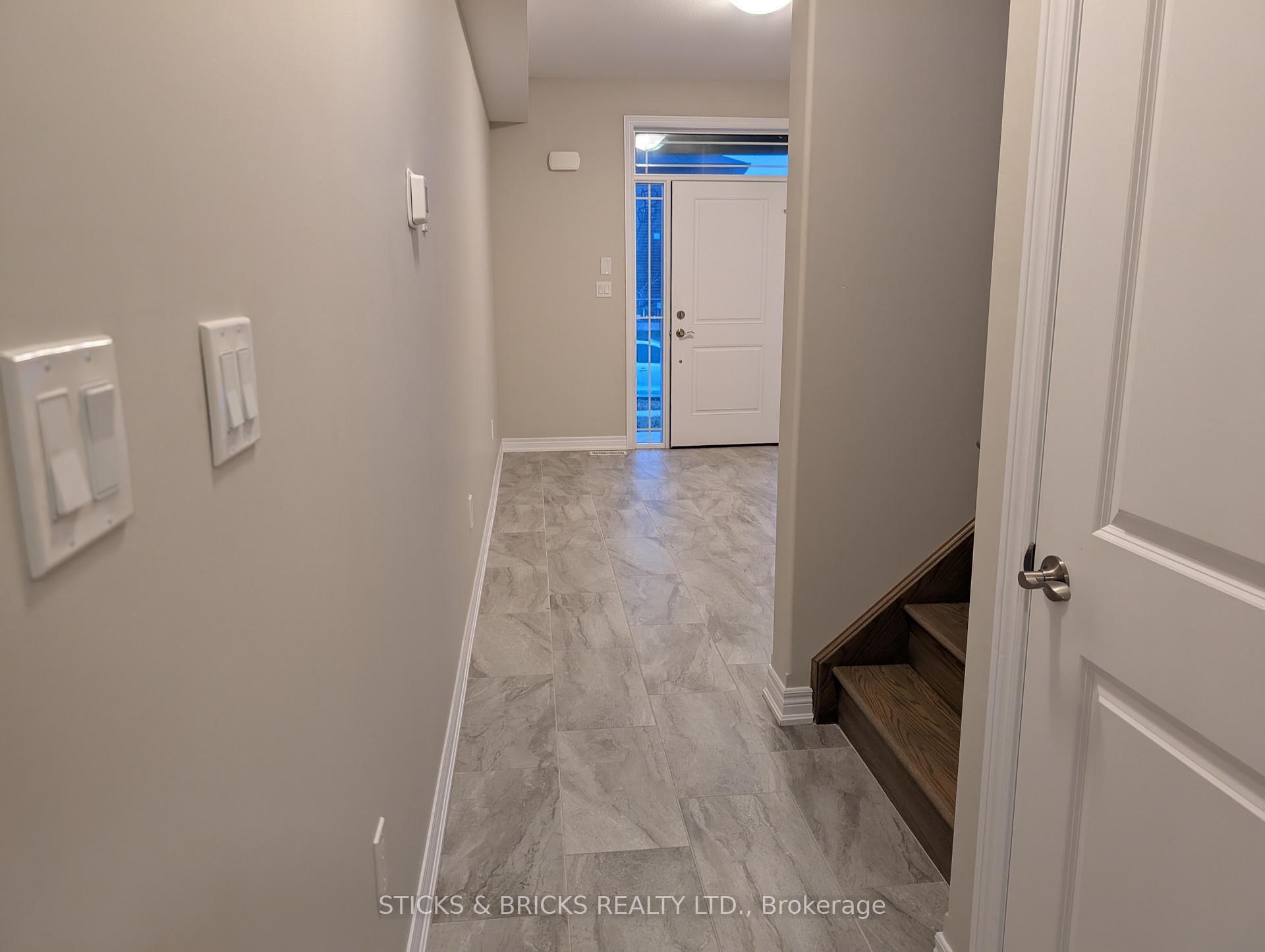 Photo 7 of 32 Spring Crest Way, Thorold, Rolling Meadows — HOMEH