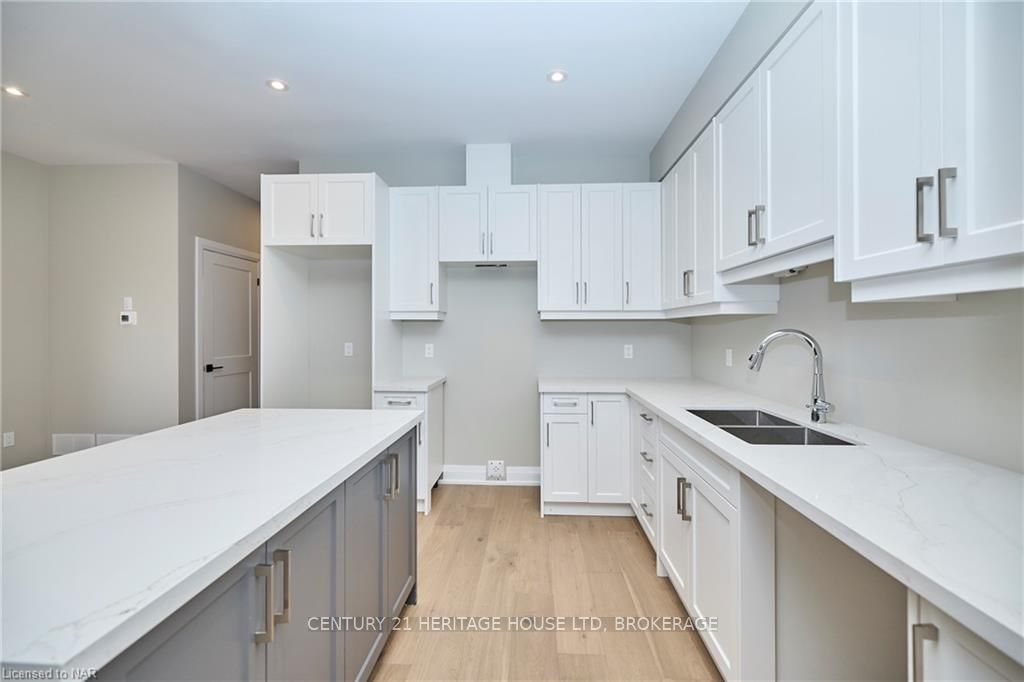 Photo 7 of 100 Elvira Way, Thorold, Rolling Meadows — HOMEH