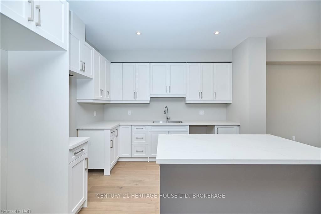 Photo 9 of 100 Elvira Way, Thorold, Rolling Meadows — HOMEH
