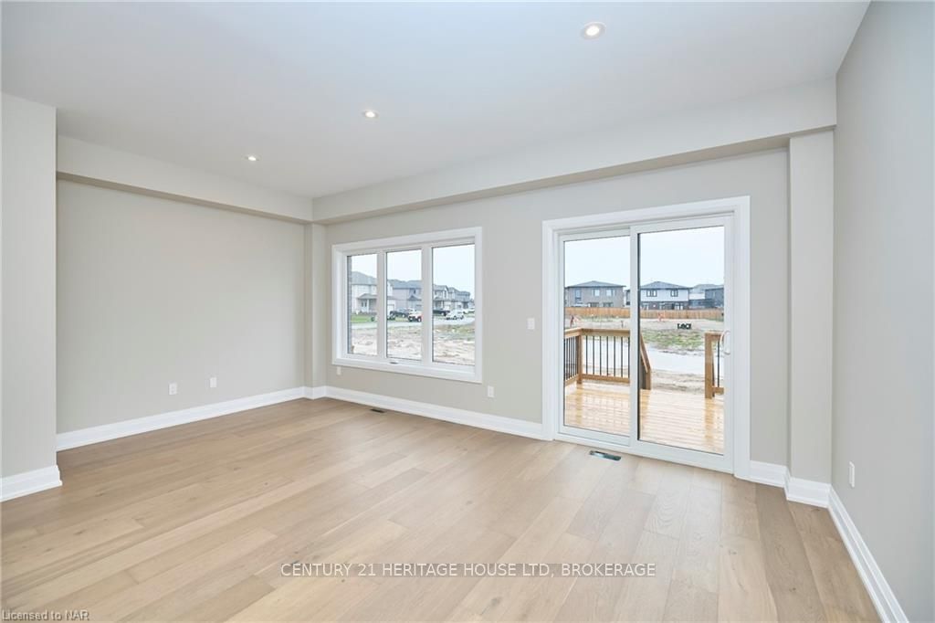 Photo 10 of 100 Elvira Way, Thorold, Rolling Meadows — HOMEH