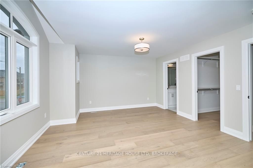Photo 13 of 100 Elvira Way, Thorold, Rolling Meadows — HOMEH