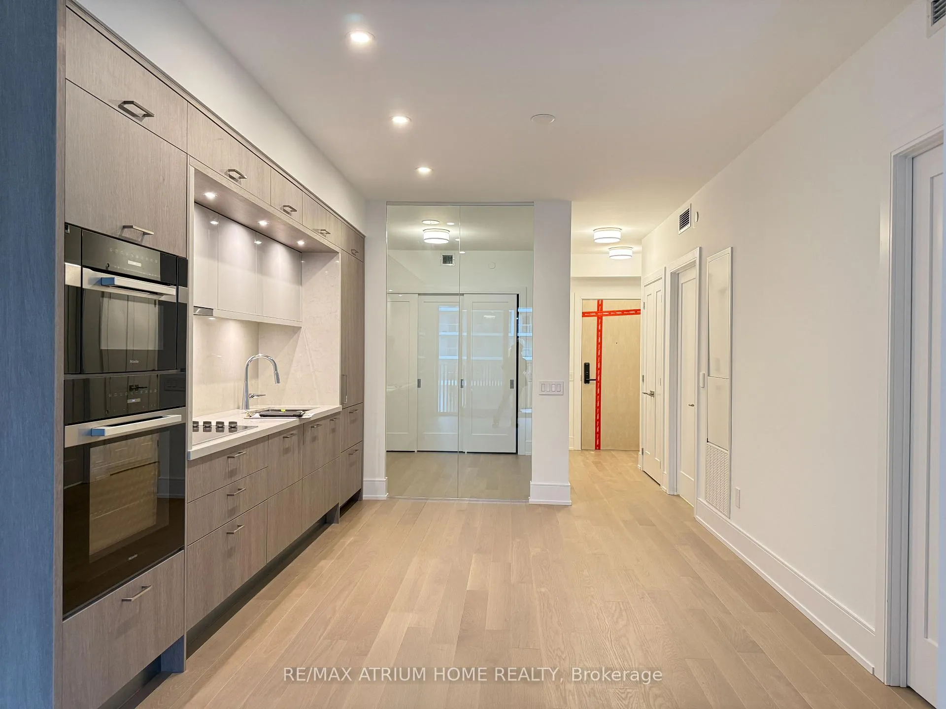 Photo 2 of Unit 420, 155 Merchants' Wharf, Toronto, Waterfront Communities — HOMEH