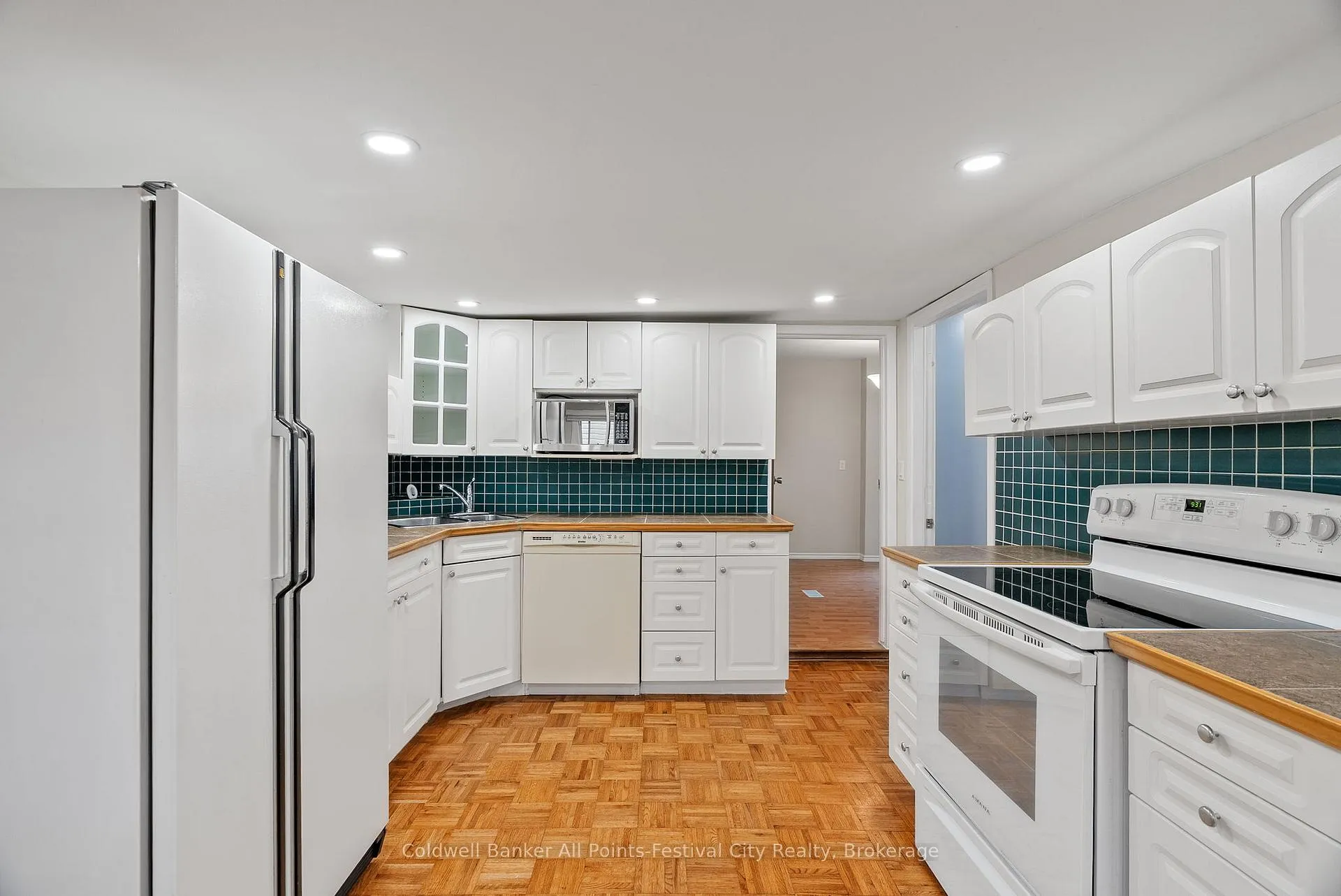 Photo 4 of 28 Sutton Drive, Ashfield-Colborne-Wawanosh, Ashfield — HOMEH