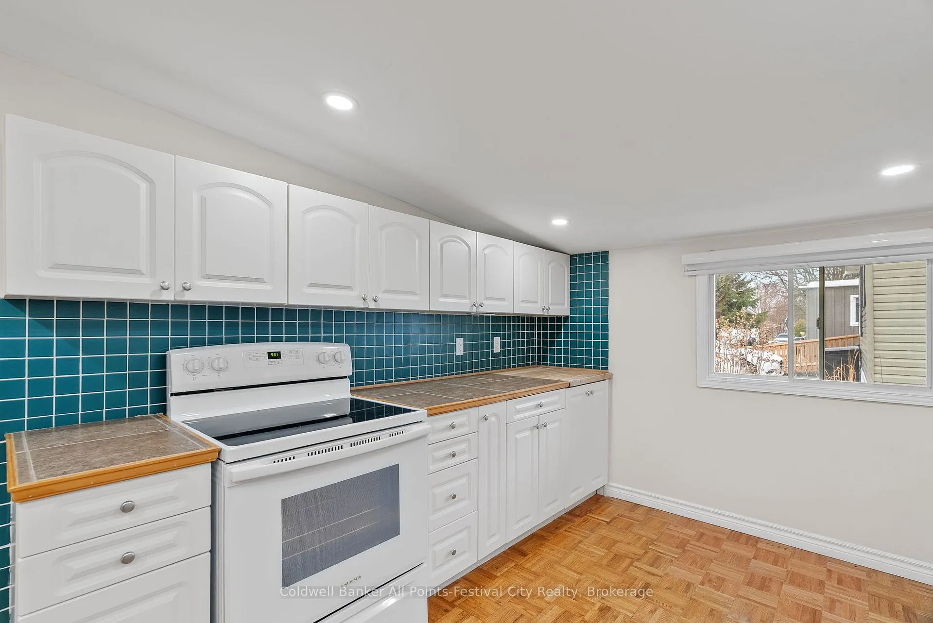 Photo 6 of 28 Sutton Drive, Ashfield-Colborne-Wawanosh, Ashfield — HOMEH