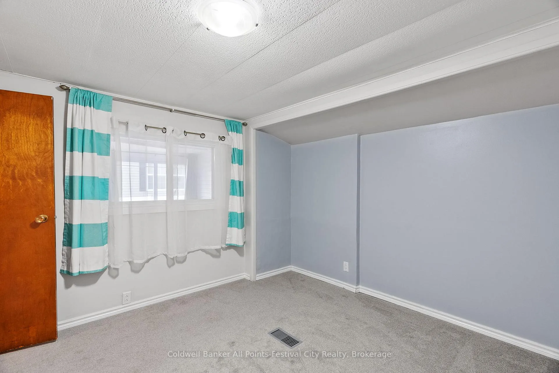 Photo 16 of 28 Sutton Drive, Ashfield-Colborne-Wawanosh, Ashfield — HOMEH