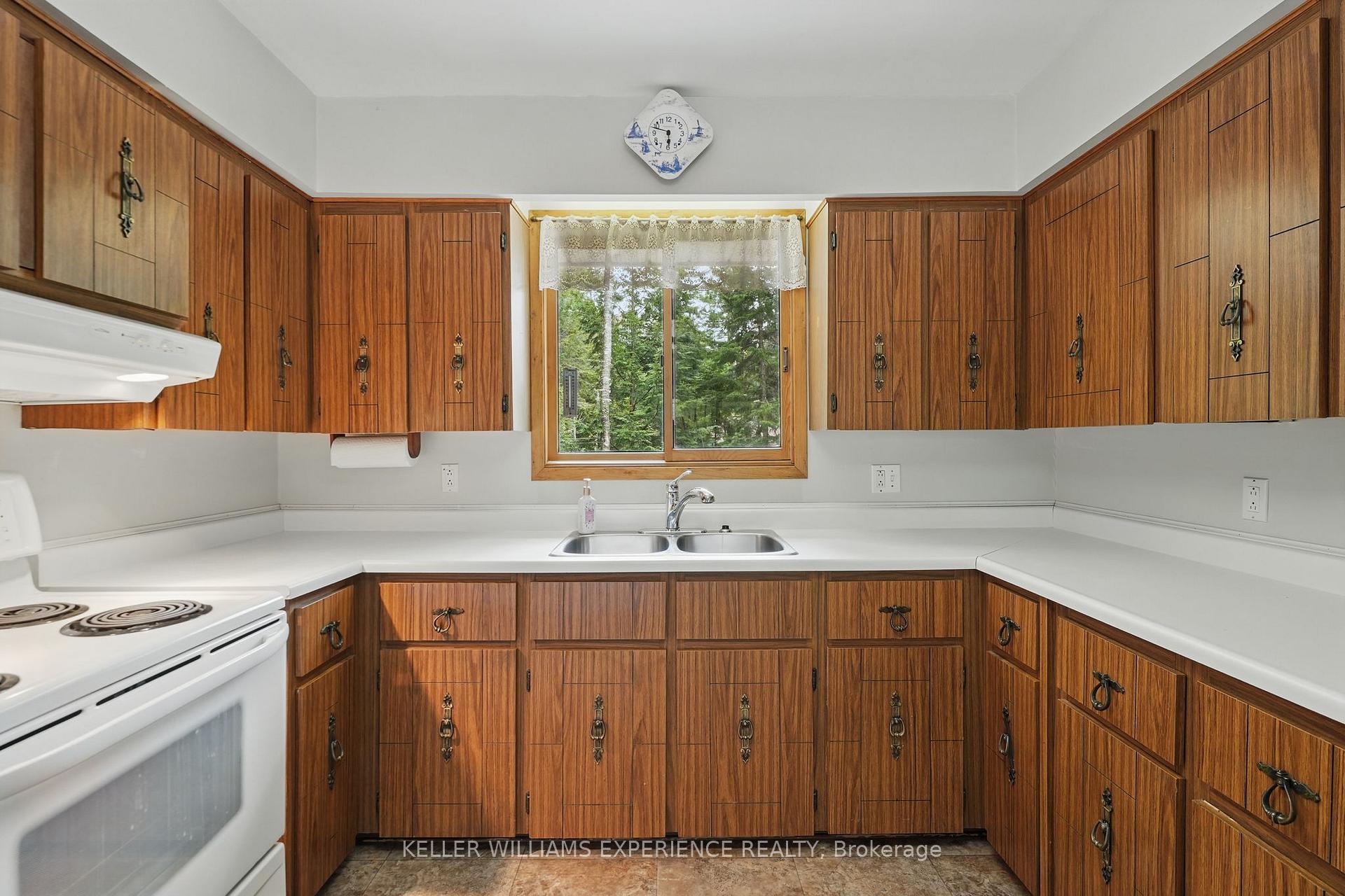 Photo 11 of 6 Fernanne Drive, Tiny, Rural Tiny — HOMEH