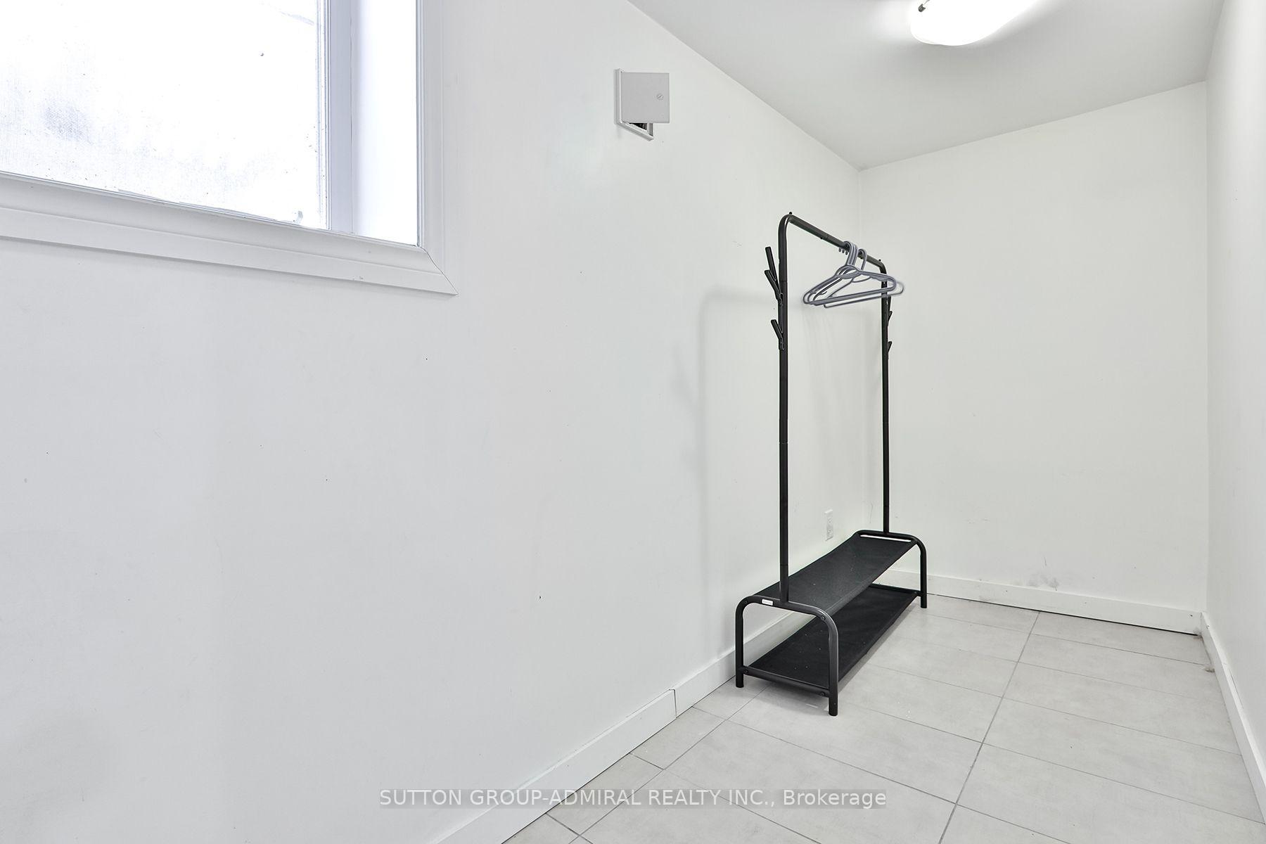 Photo 3 of Unit Lower, 497 Clinton Street, Toronto, The Annex — HOMEH