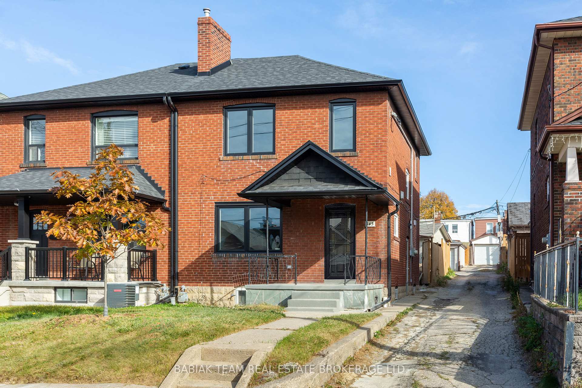 Front of 545 Northcliffe Boulevard