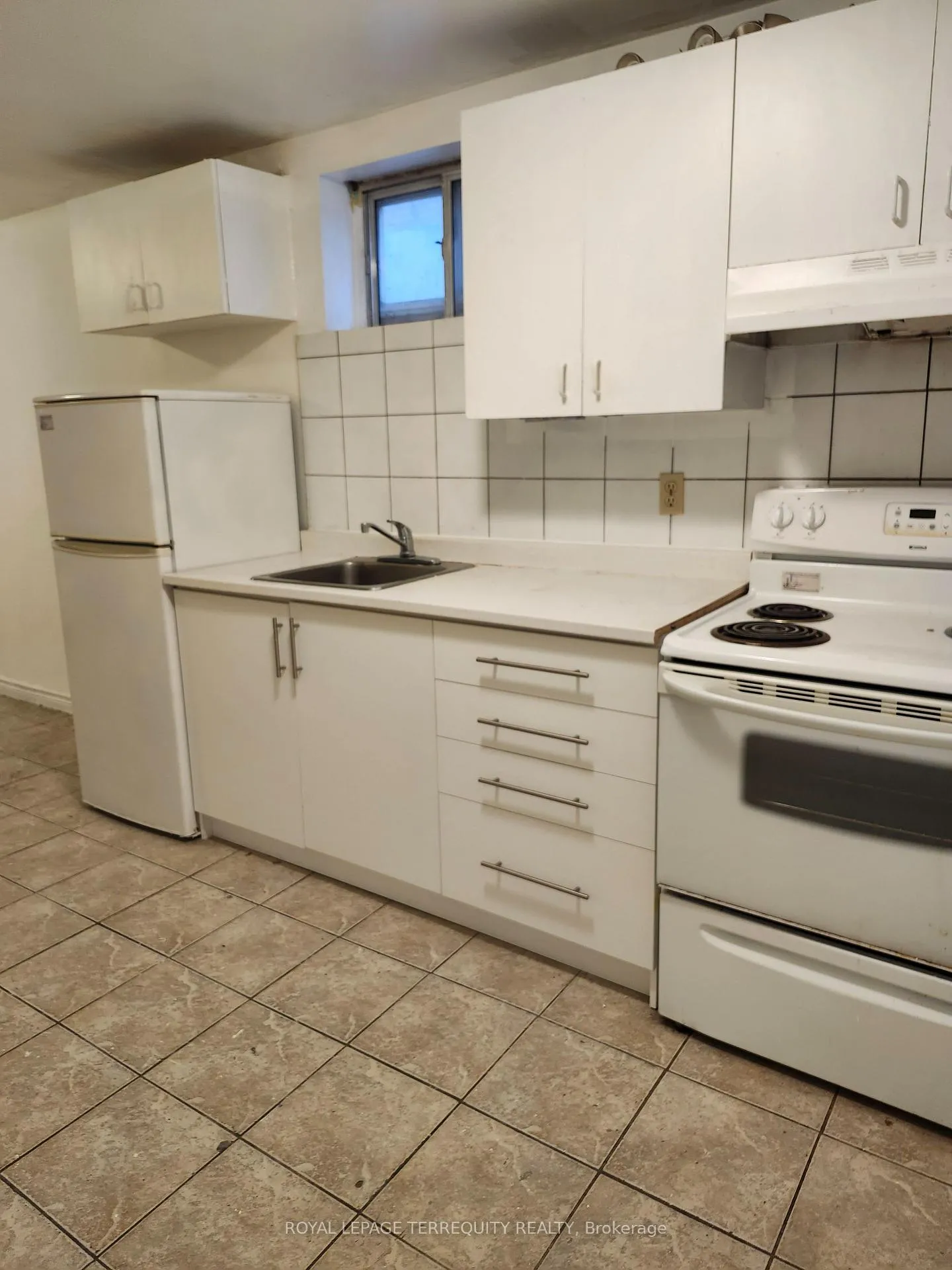 Photo 2 of Unit Lower 2L, 2977 Lawrence Avenue E, Scarborough, Bendale — HOMEH