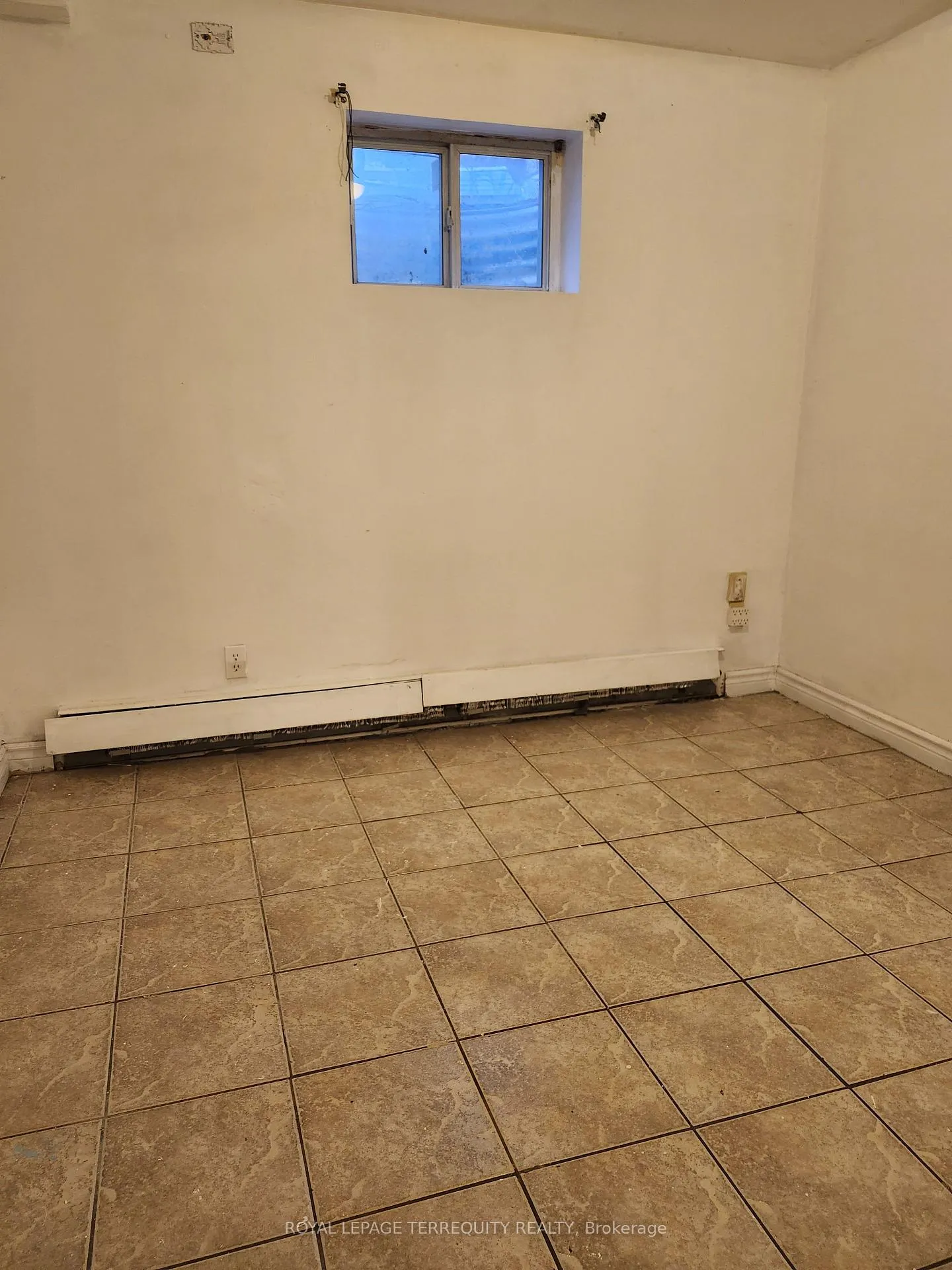 Photo 5 of Unit Lower 2L, 2977 Lawrence Avenue E, Scarborough, Bendale — HOMEH