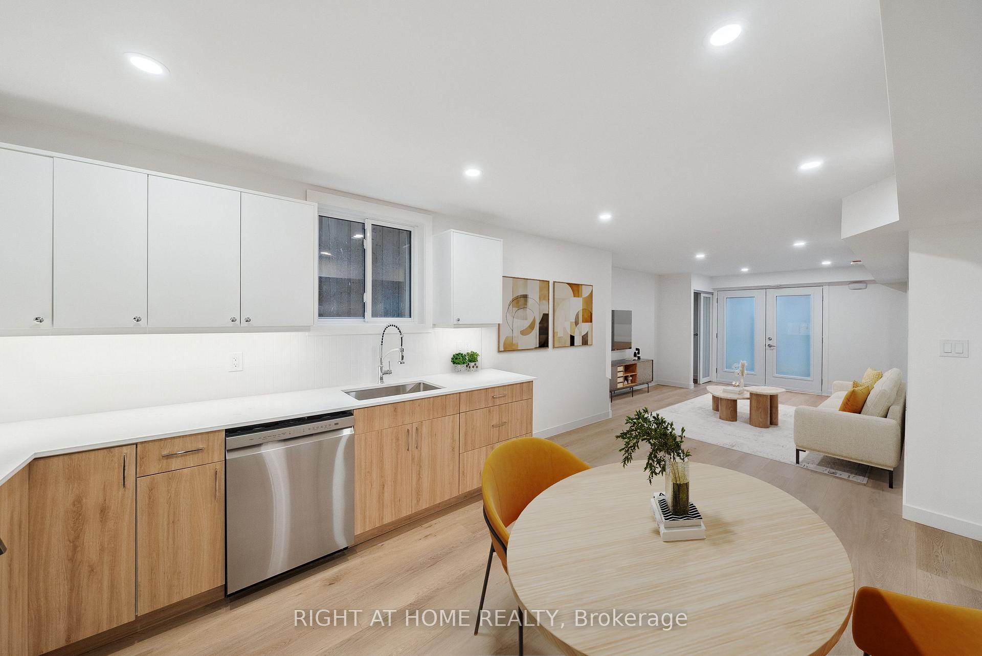 Photo 4 of Unit 8, 321 St George Street, Toronto, The Annex — HOMEH