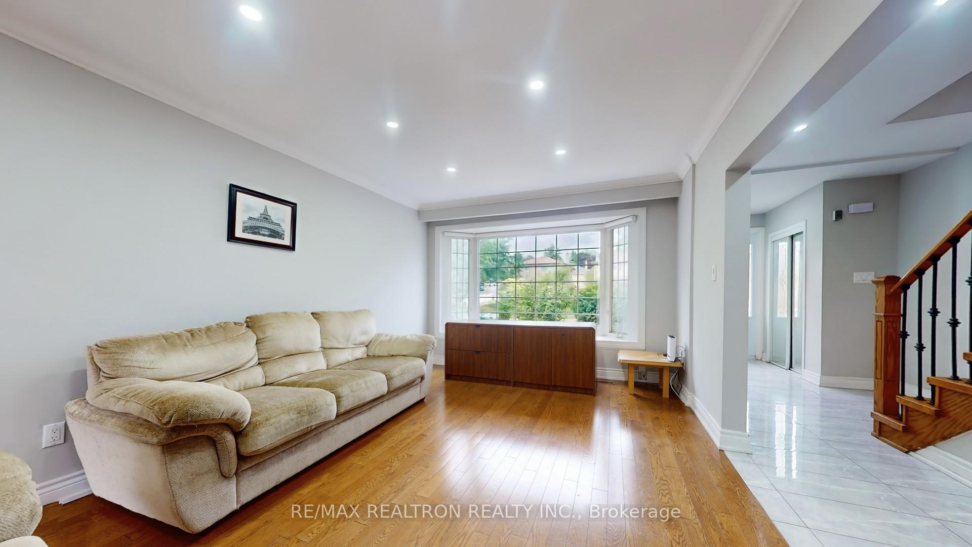 Photo 2 of 154 Merkley Square, Scarborough, Morningside — HOMEH