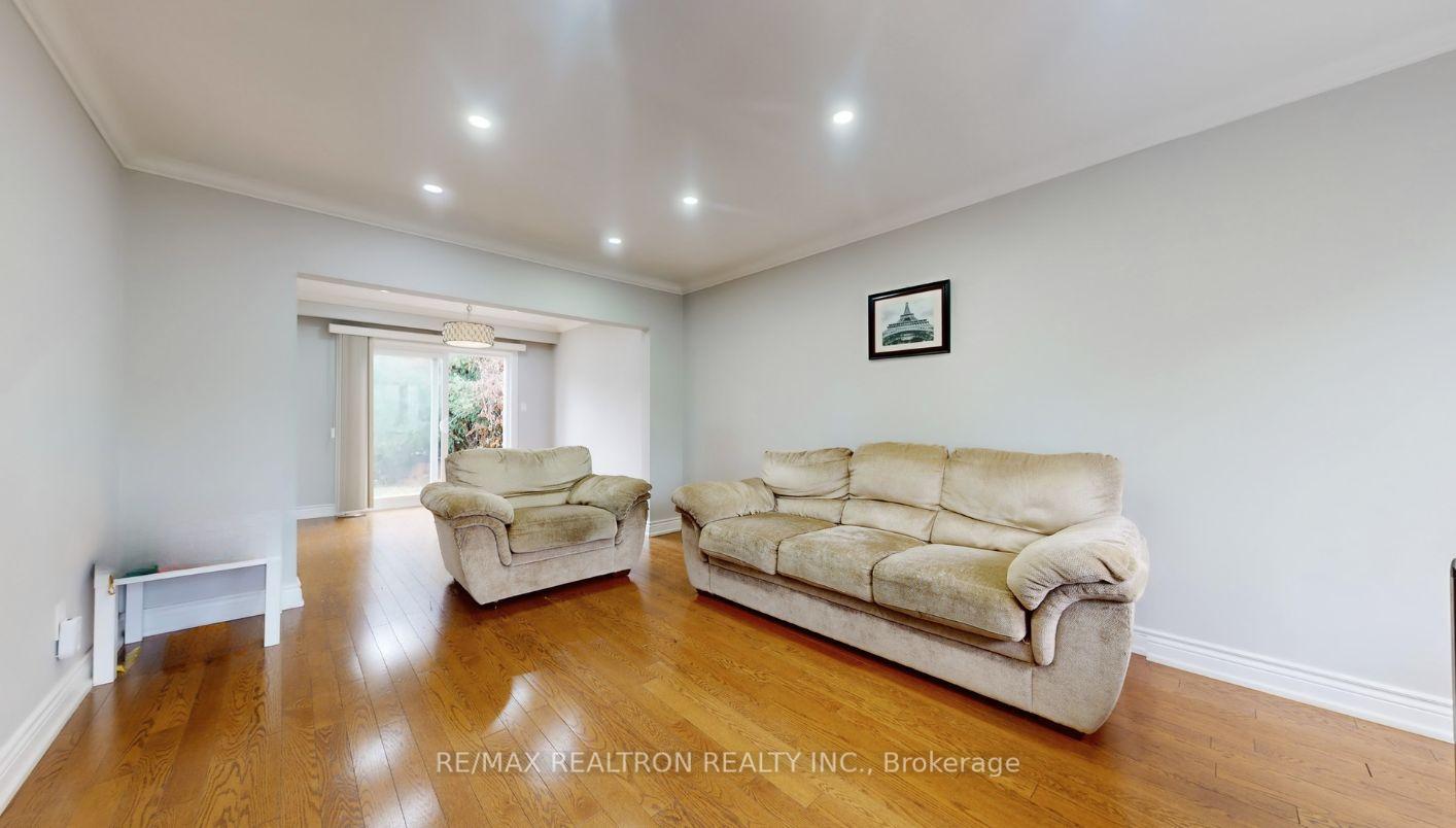Photo 3 of 154 Merkley Square, Scarborough, Morningside — HOMEH