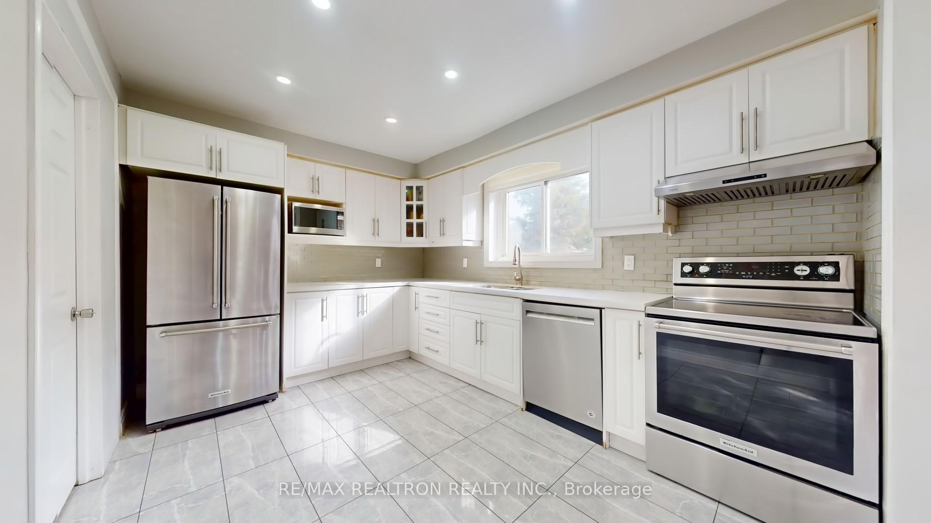 Photo 8 of 154 Merkley Square, Scarborough, Morningside — HOMEH