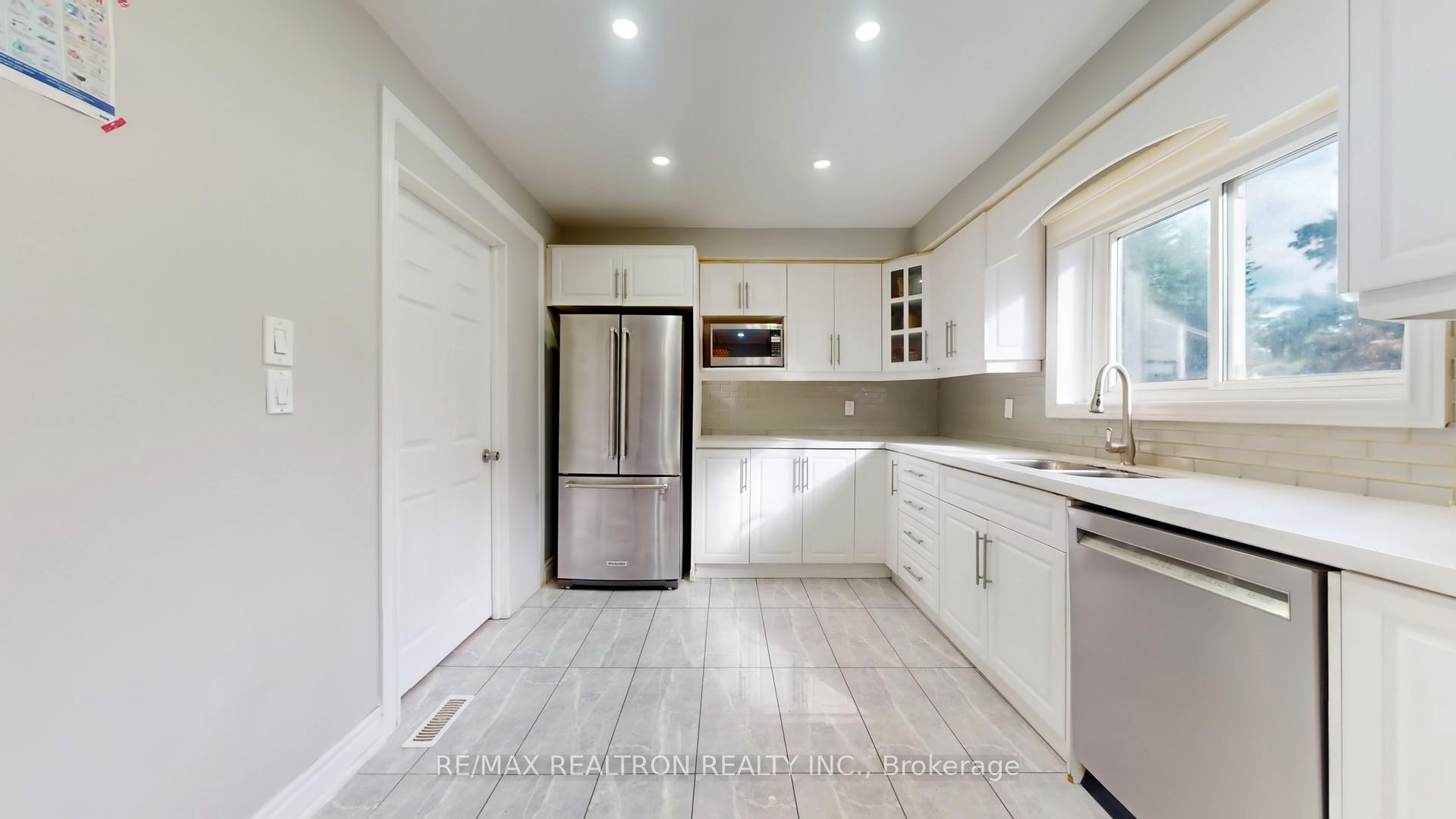 Photo 9 of 154 Merkley Square, Scarborough, Morningside — HOMEH