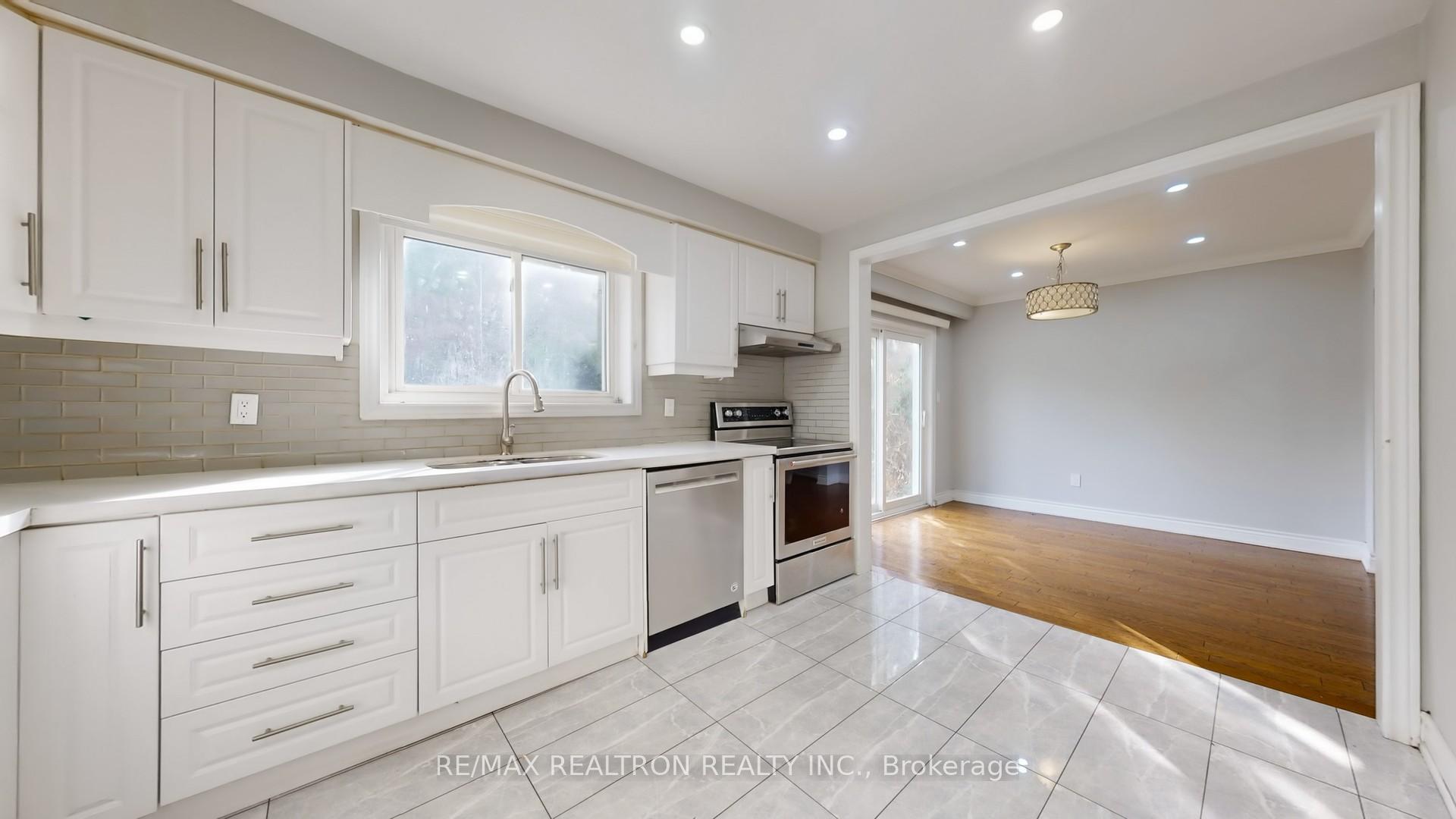 Photo 10 of 154 Merkley Square, Scarborough, Morningside — HOMEH