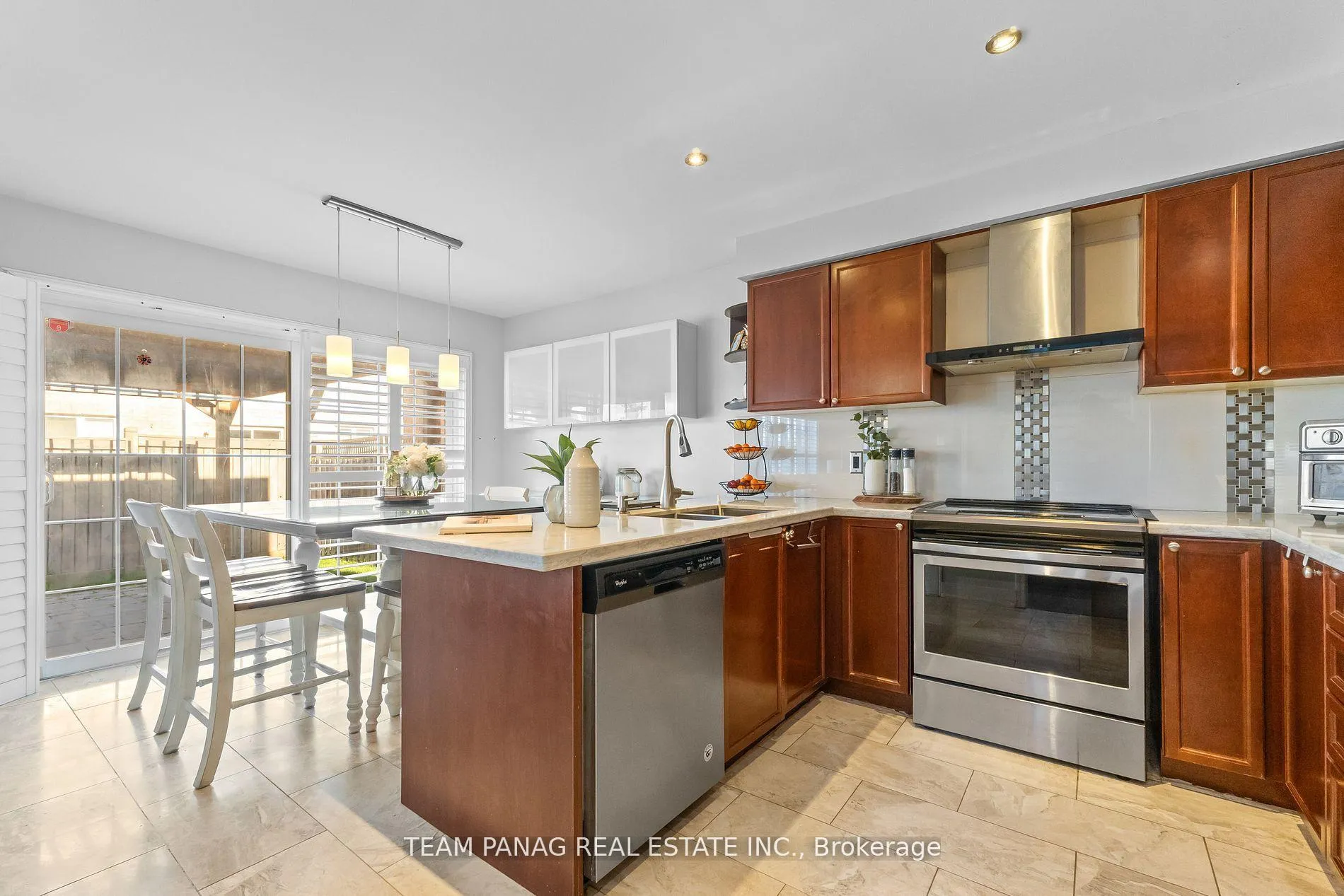 Photo 9 of 22 Coachlight Crescent, Brampton, Vales of Castlemore — HOMEH