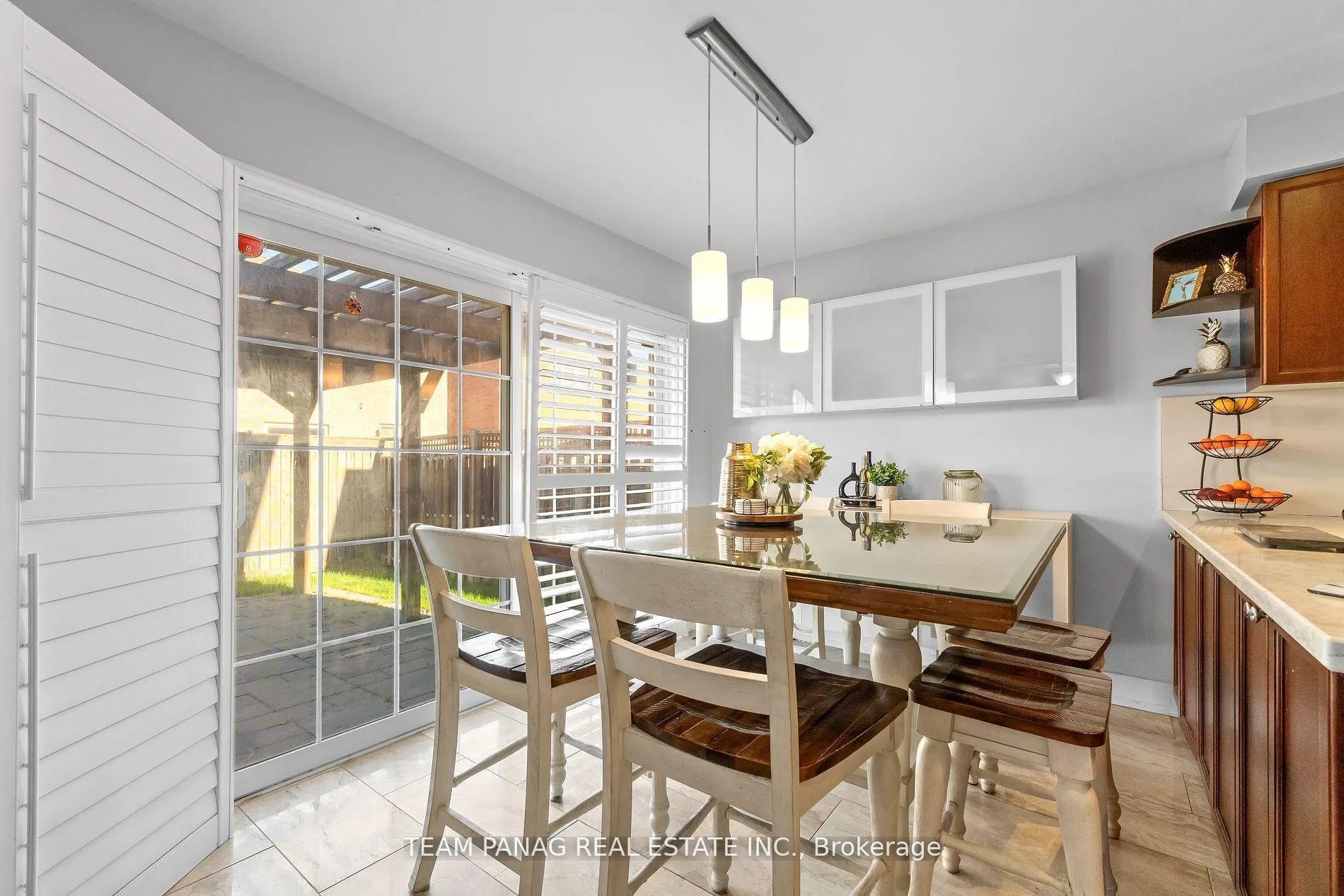 Photo 11 of 22 Coachlight Crescent, Brampton, Vales of Castlemore — HOMEH