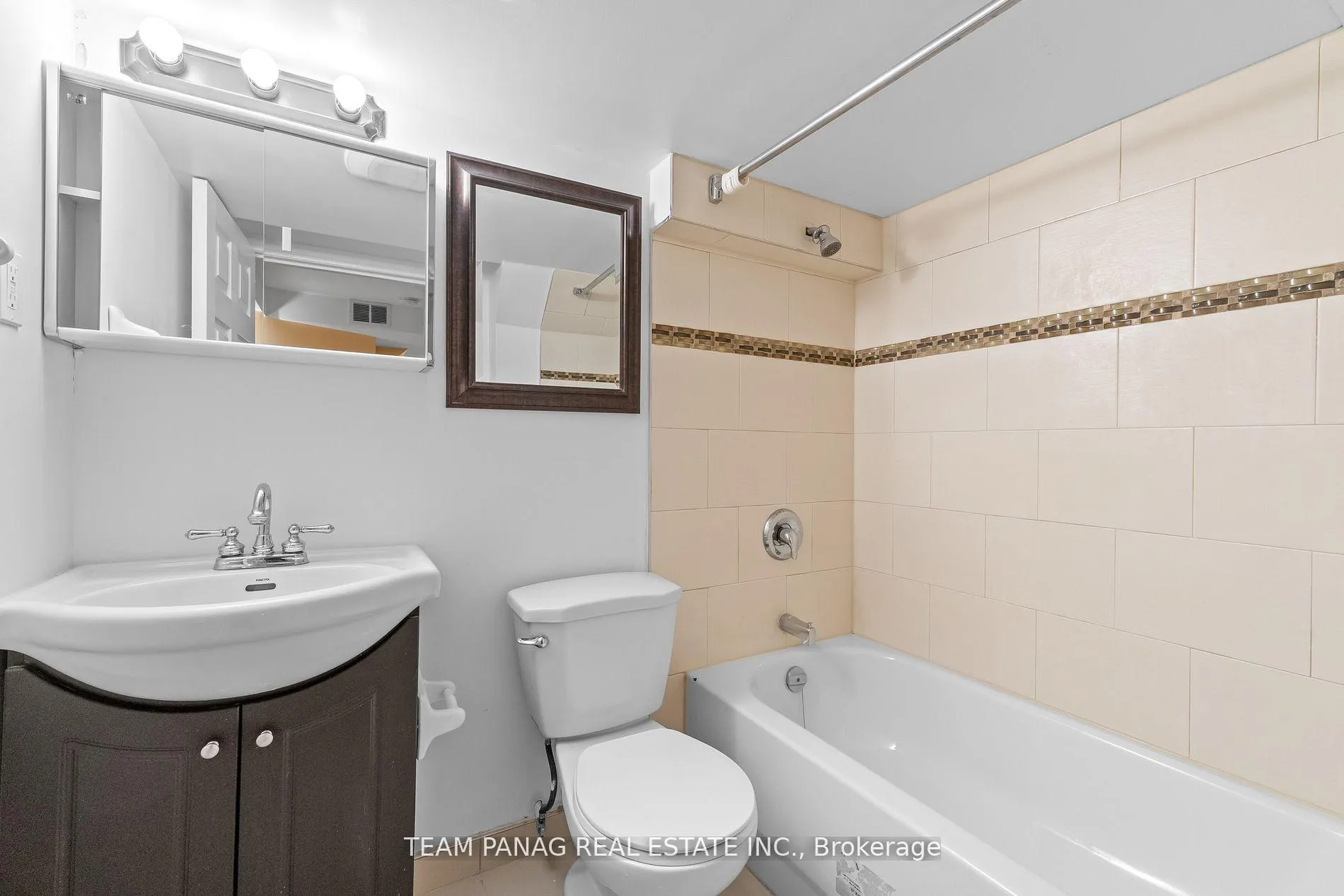 Photo 34 of 22 Coachlight Crescent, Brampton, Vales of Castlemore — HOMEH