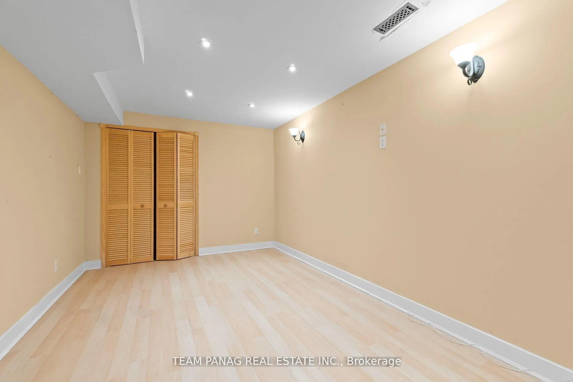 Photo 35 of 22 Coachlight Crescent, Brampton, Vales of Castlemore — HOMEH