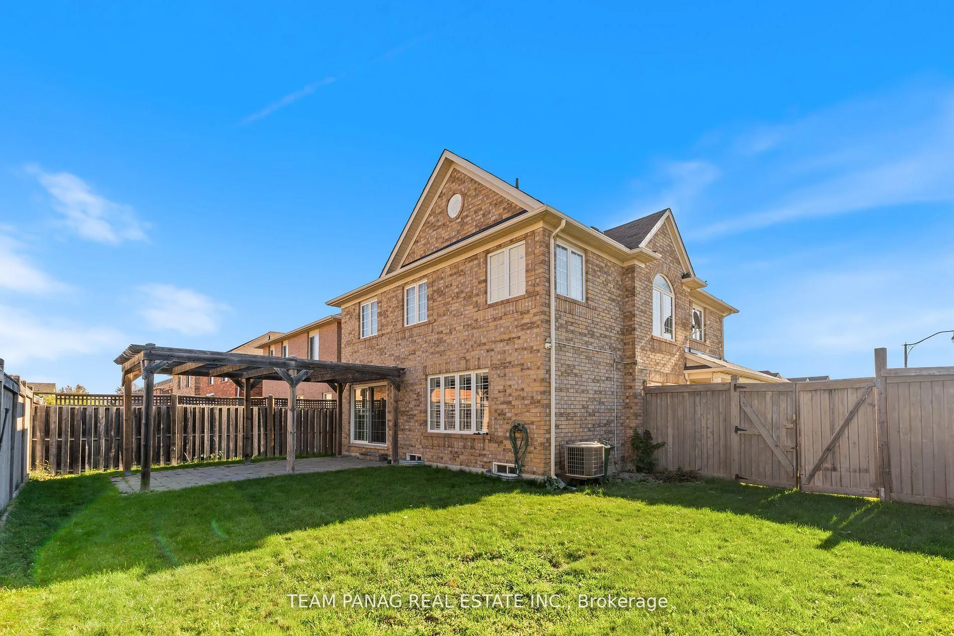 Photo 37 of 22 Coachlight Crescent, Brampton, Vales of Castlemore — HOMEH