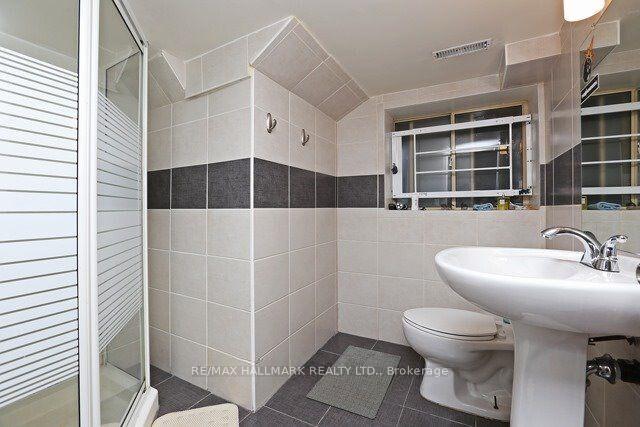 Photo 11 of 1038 Dundas Street E, Toronto, South Riverdale — HOMEH