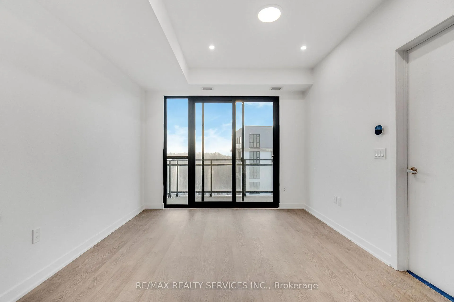 Photo 5 of Unit 709, 720 Whitlock Avenue, Milton, Cobban — HOMEH