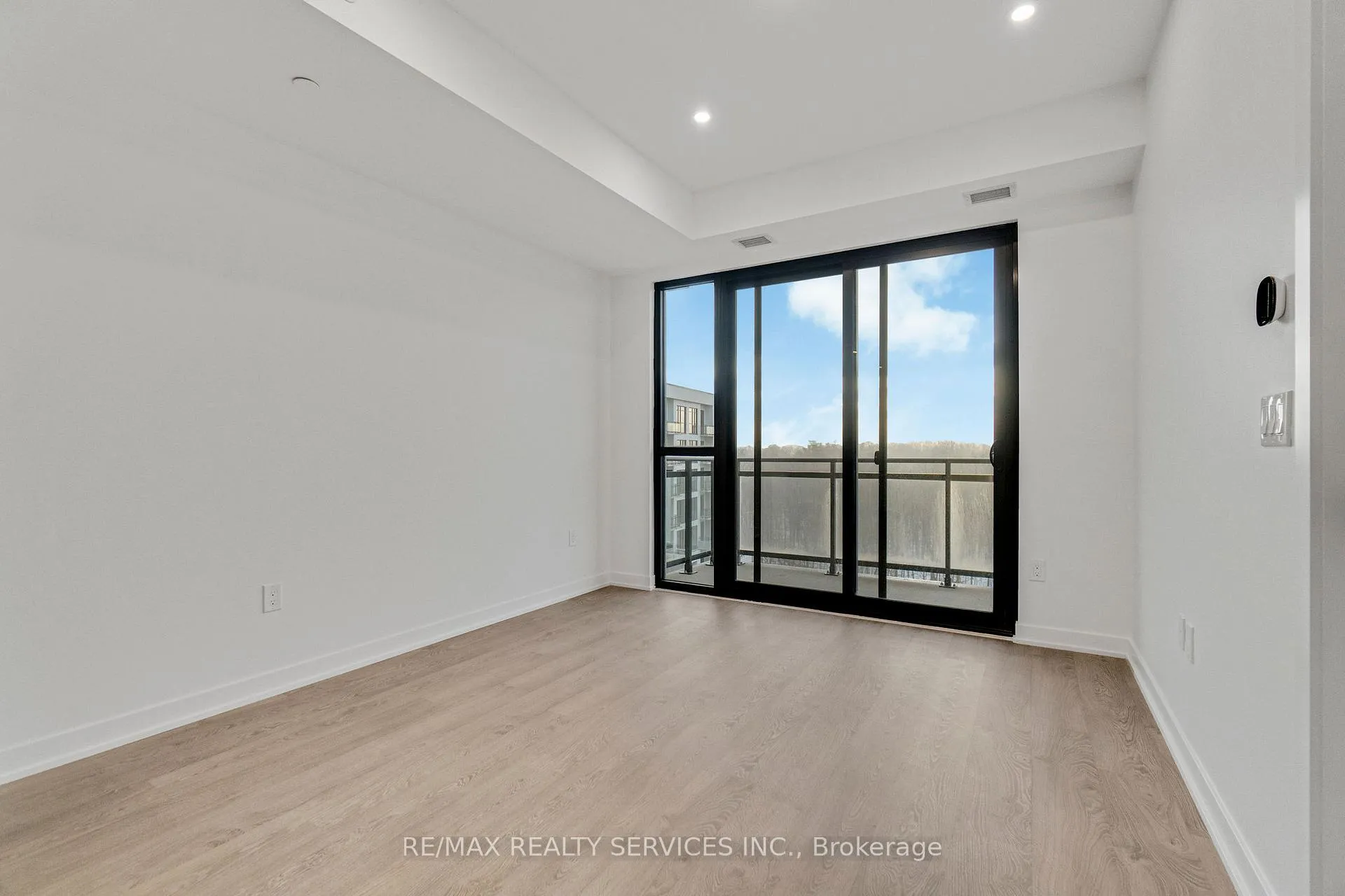 Photo 13 of Unit 709, 720 Whitlock Avenue, Milton, Cobban — HOMEH