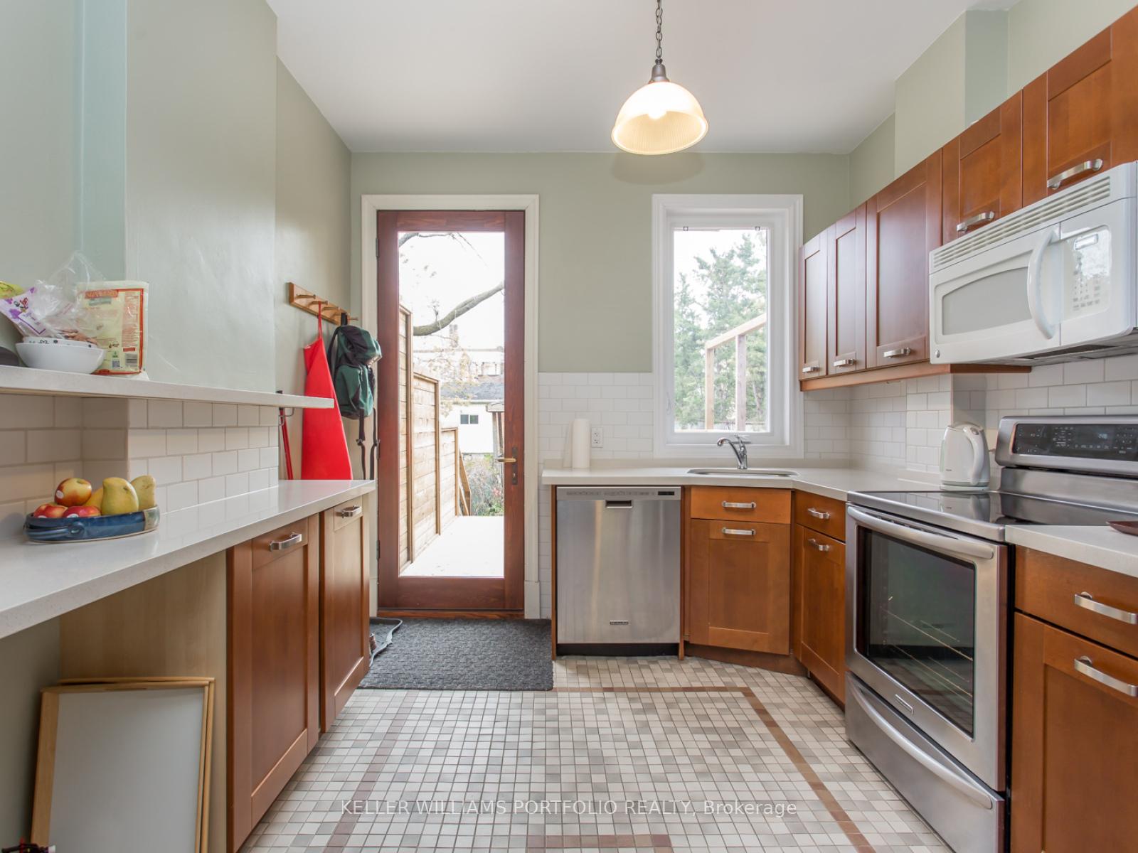 Photo 6 of 492 Gladstone Avenue, Toronto, Dufferin Grove — HOMEH