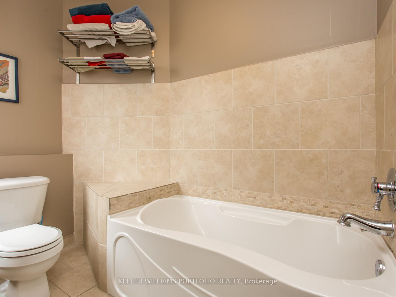 Photo 13 of 492 Gladstone Avenue, Toronto, Dufferin Grove — HOMEH