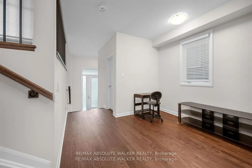 Photo 4 of 529 Anchor Circle, Ottawa, Mahogany Community — HOMEH