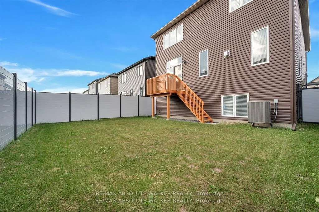 Photo 35 of 529 Anchor Circle, Ottawa, Mahogany Community — HOMEH