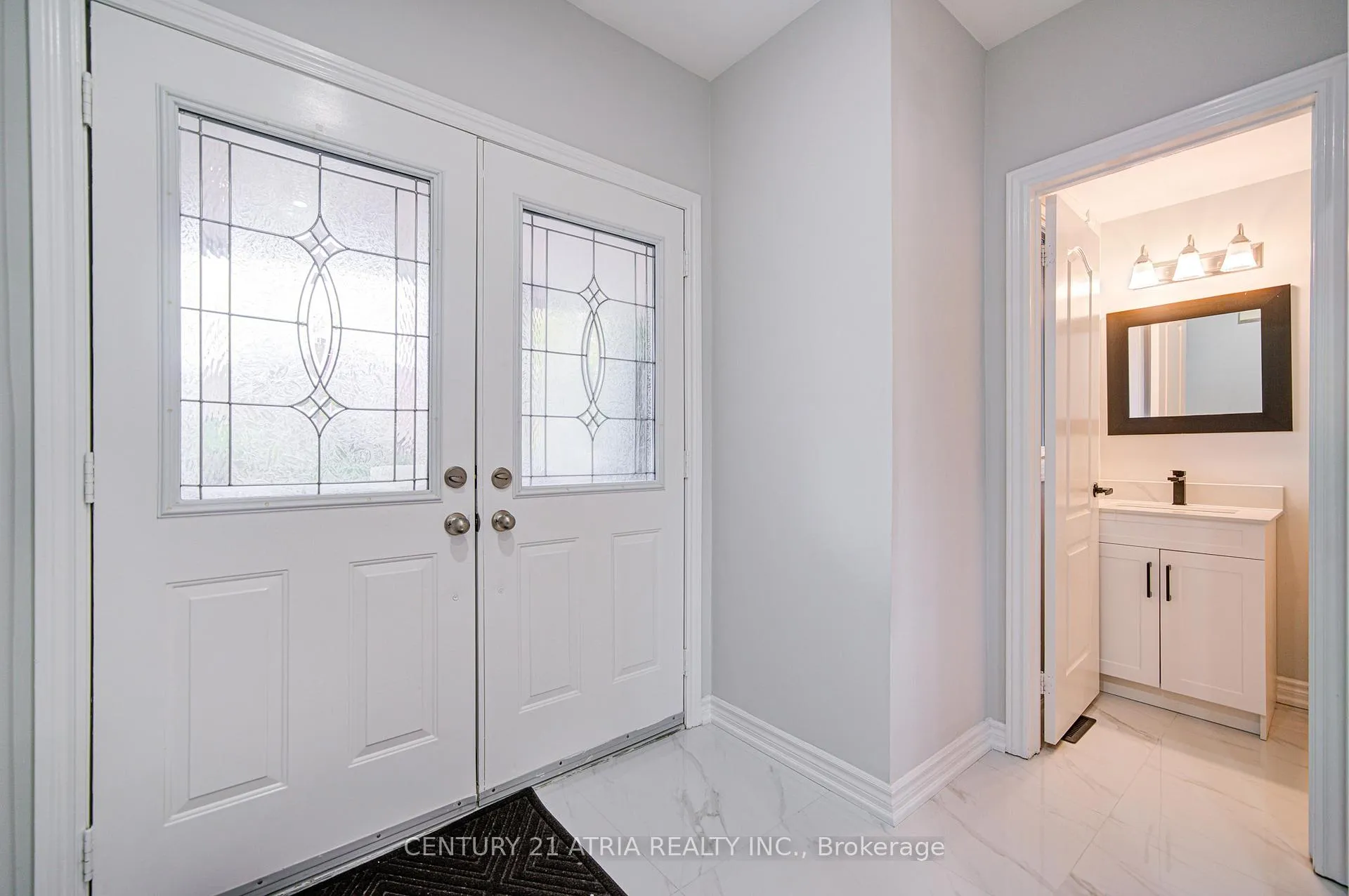 Photo 4 of 273 Conover Avenue, Aurora, Bayview Northeast — HOMEH