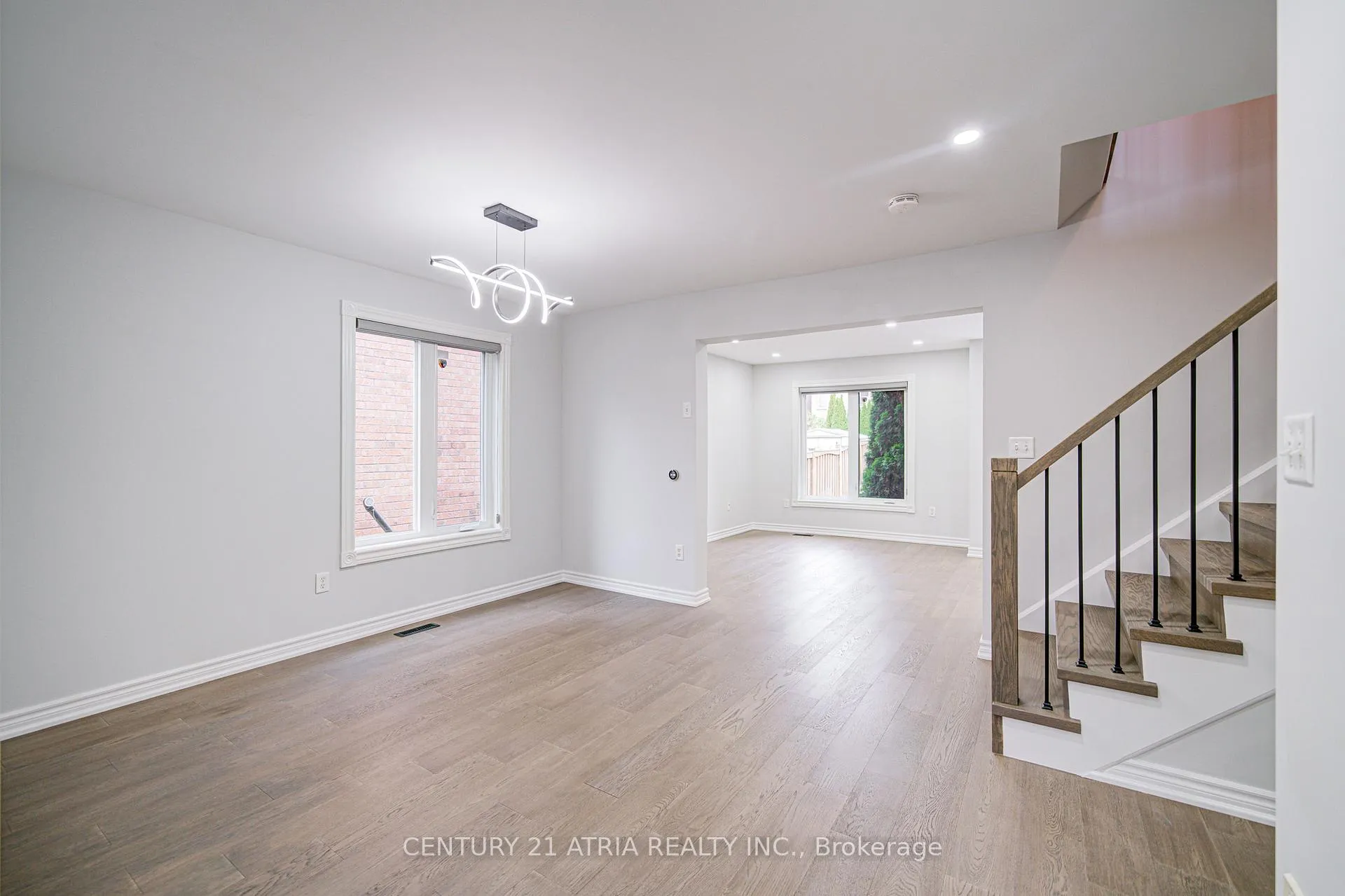 Photo 6 of 273 Conover Avenue, Aurora, Bayview Northeast — HOMEH