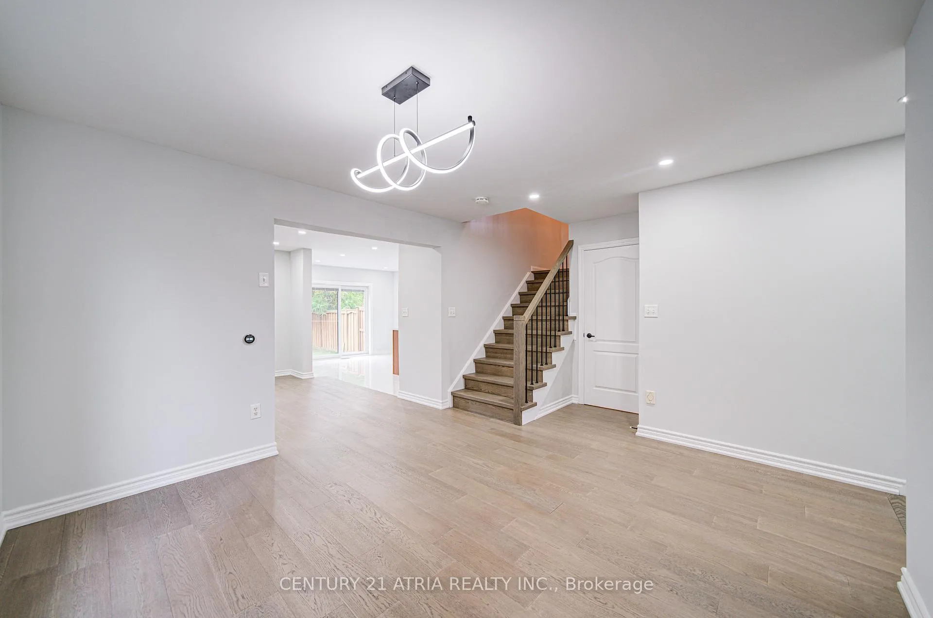 Photo 7 of 273 Conover Avenue, Aurora, Bayview Northeast — HOMEH