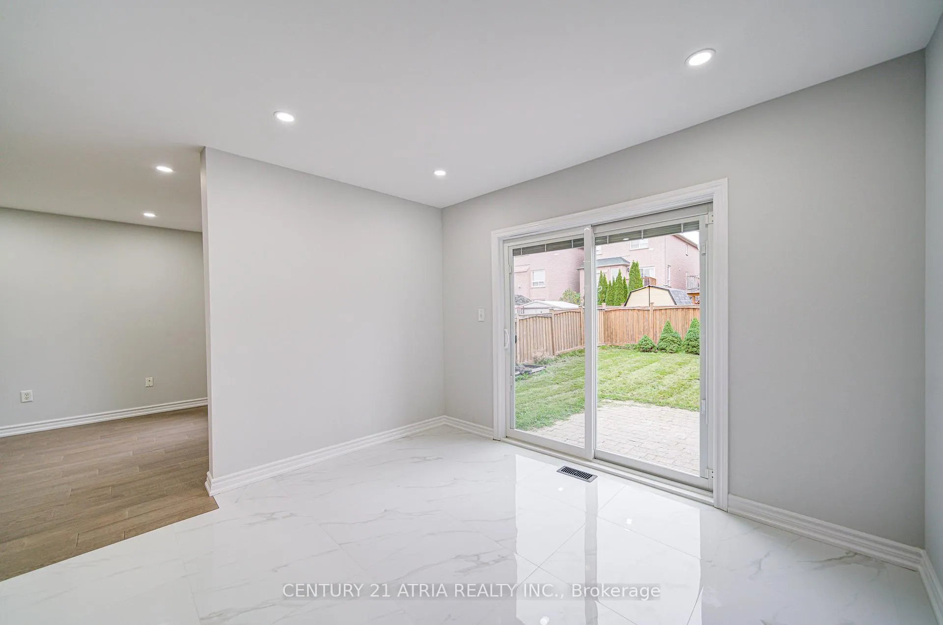 Photo 13 of 273 Conover Avenue, Aurora, Bayview Northeast — HOMEH